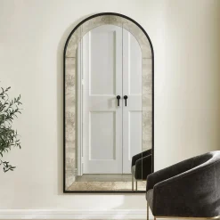 Antonella Mirror