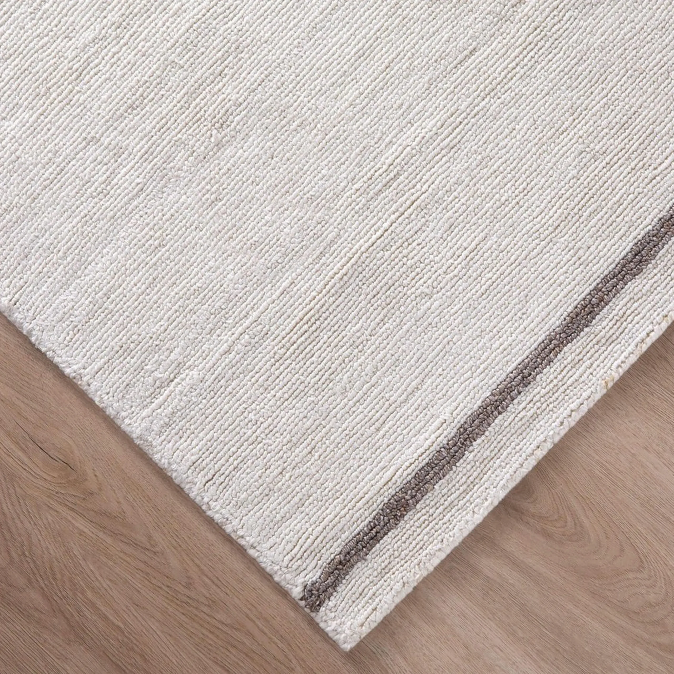 Ashfall Hand-Hooked Indoor/Outdoor Rug