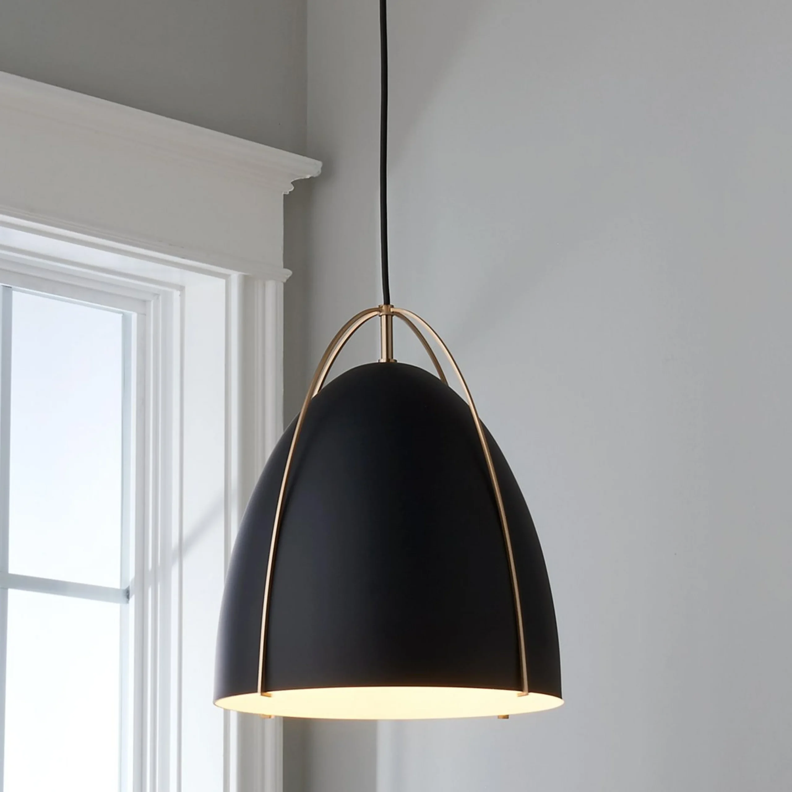Bentlee Pendant - Medium