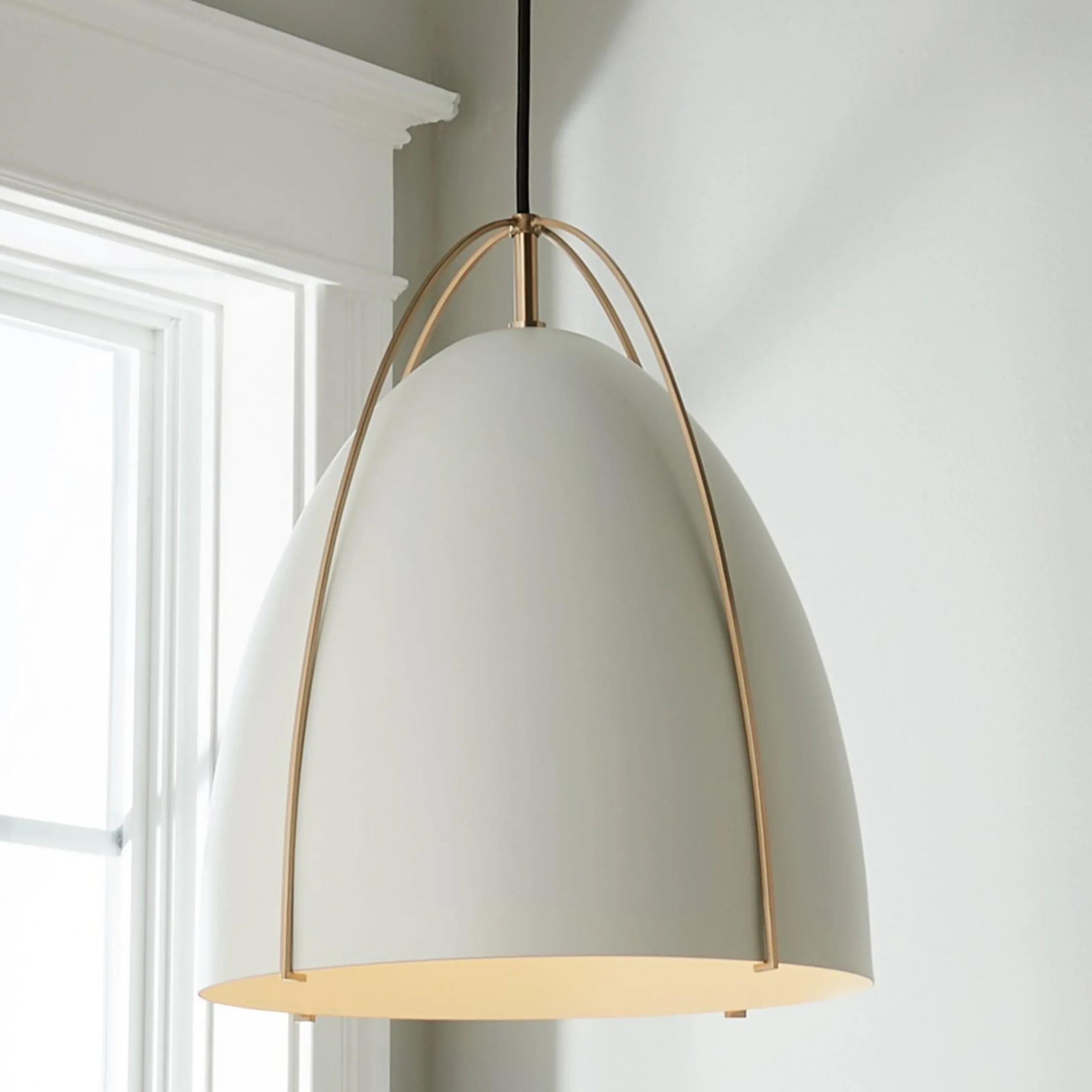 Bentlee Pendant - Medium