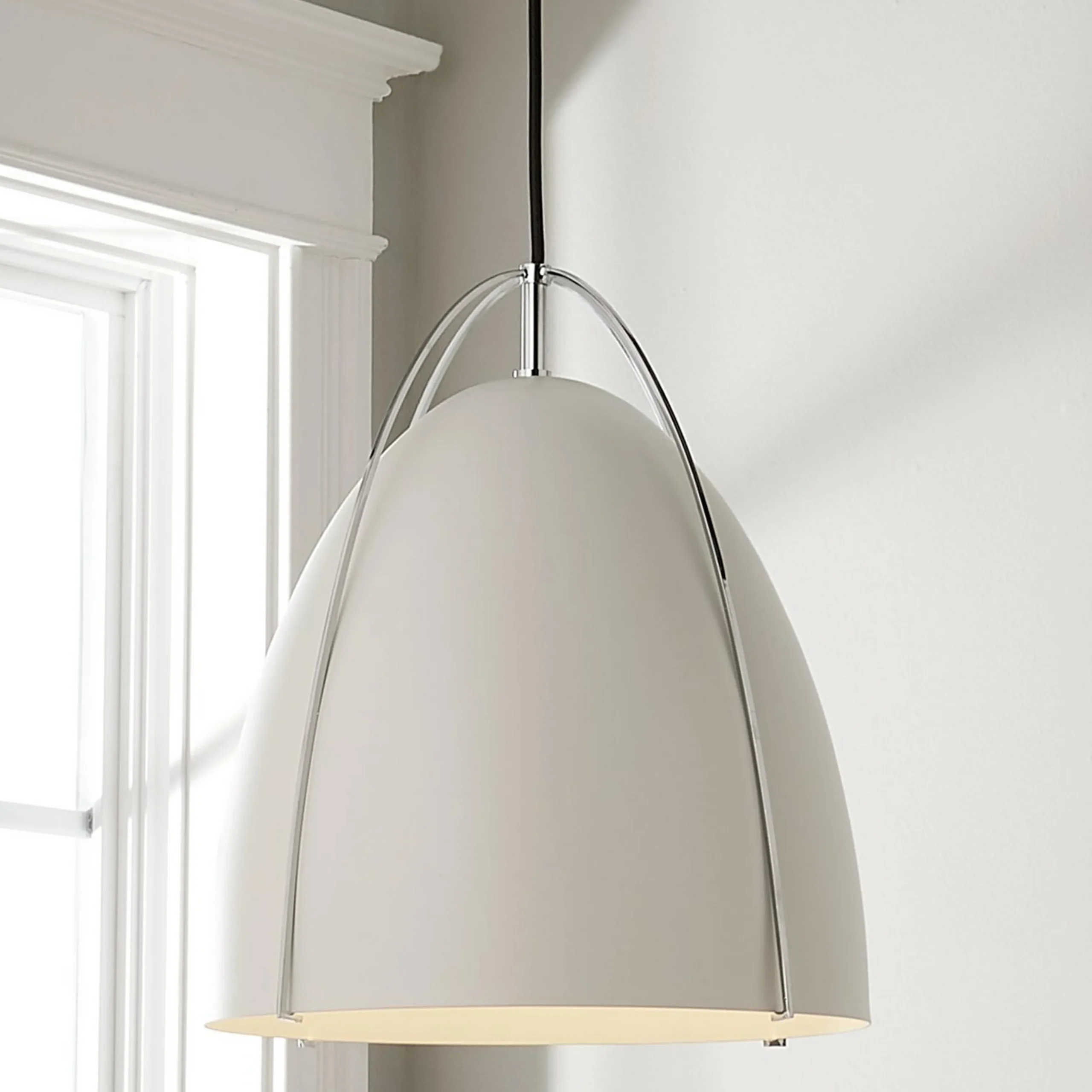 Bentlee Pendant - Medium