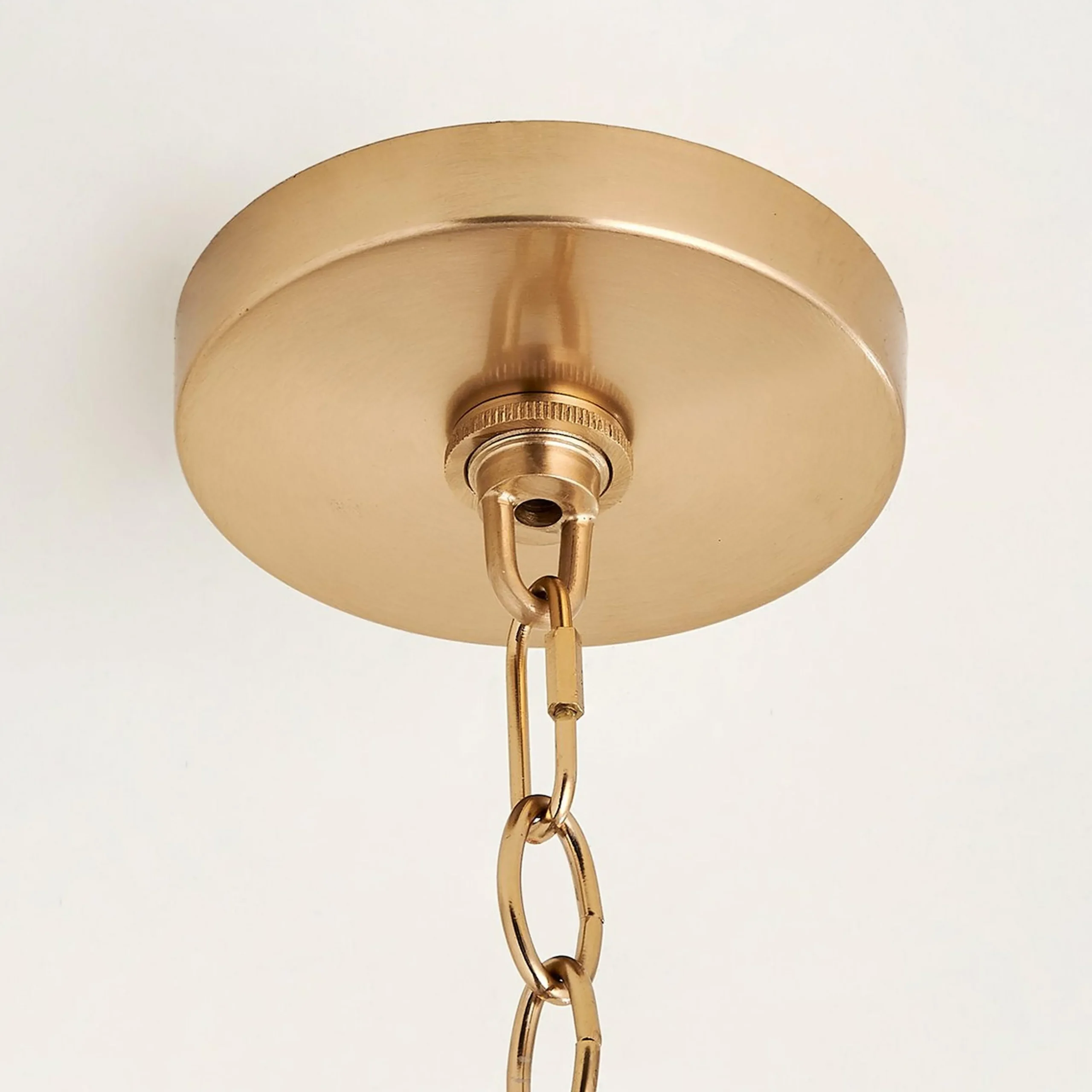 Chavis Pendant