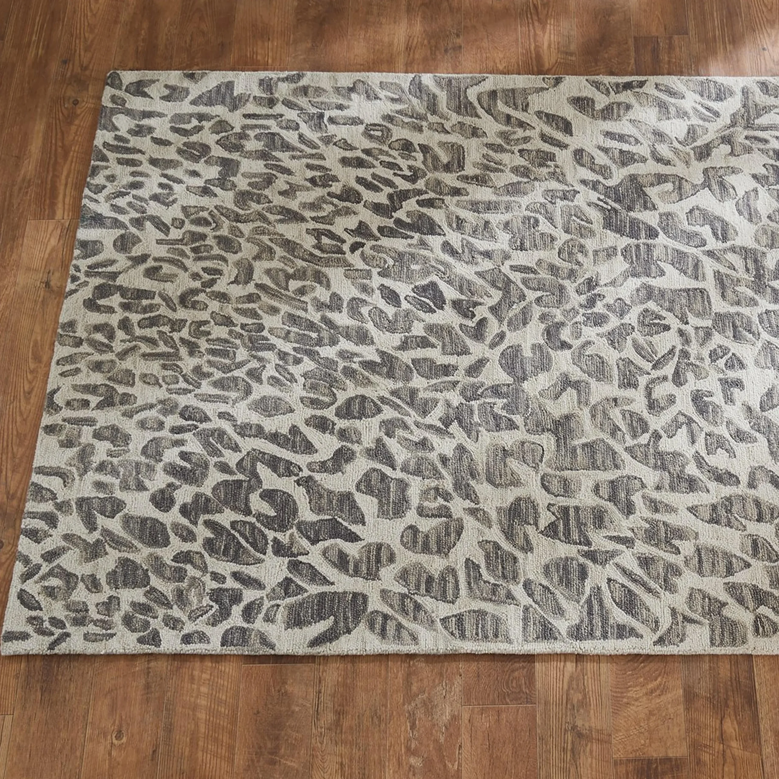 Cheerful Cheetah Hand-Hooked Rug