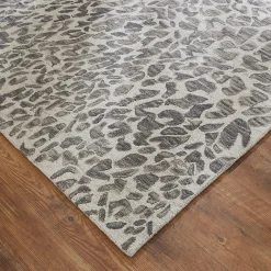 Cheerful Cheetah Hand-Hooked Rug