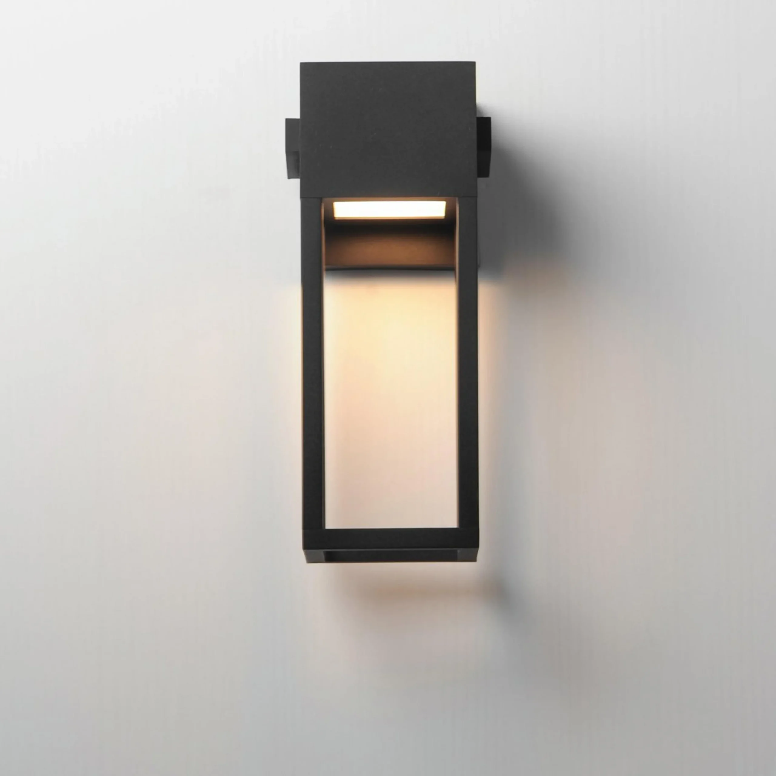 Colson Outdoor Sconce - Medium