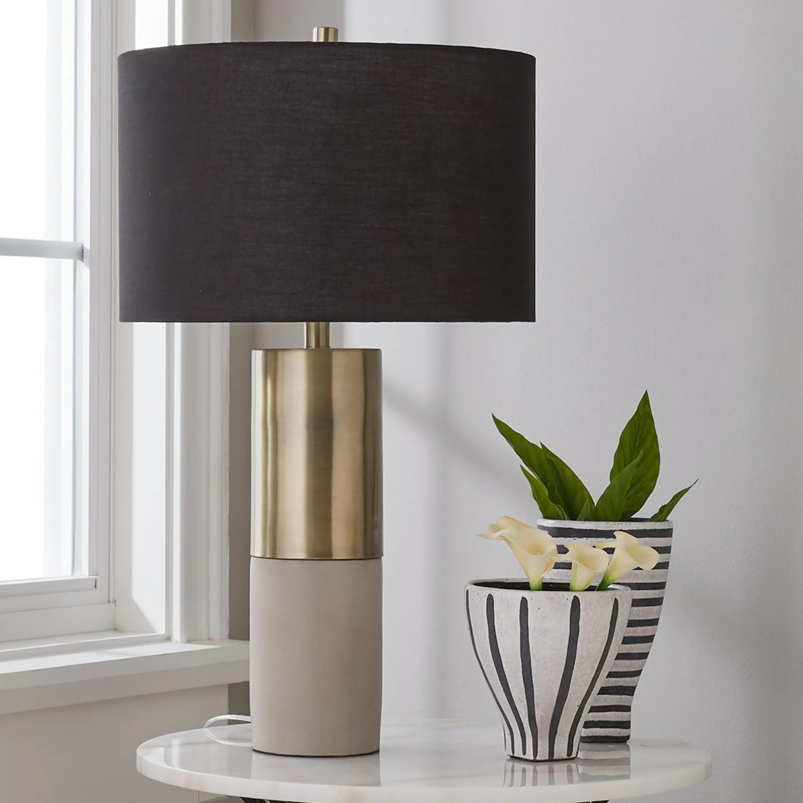 Concrete Cylinder Table Lamp