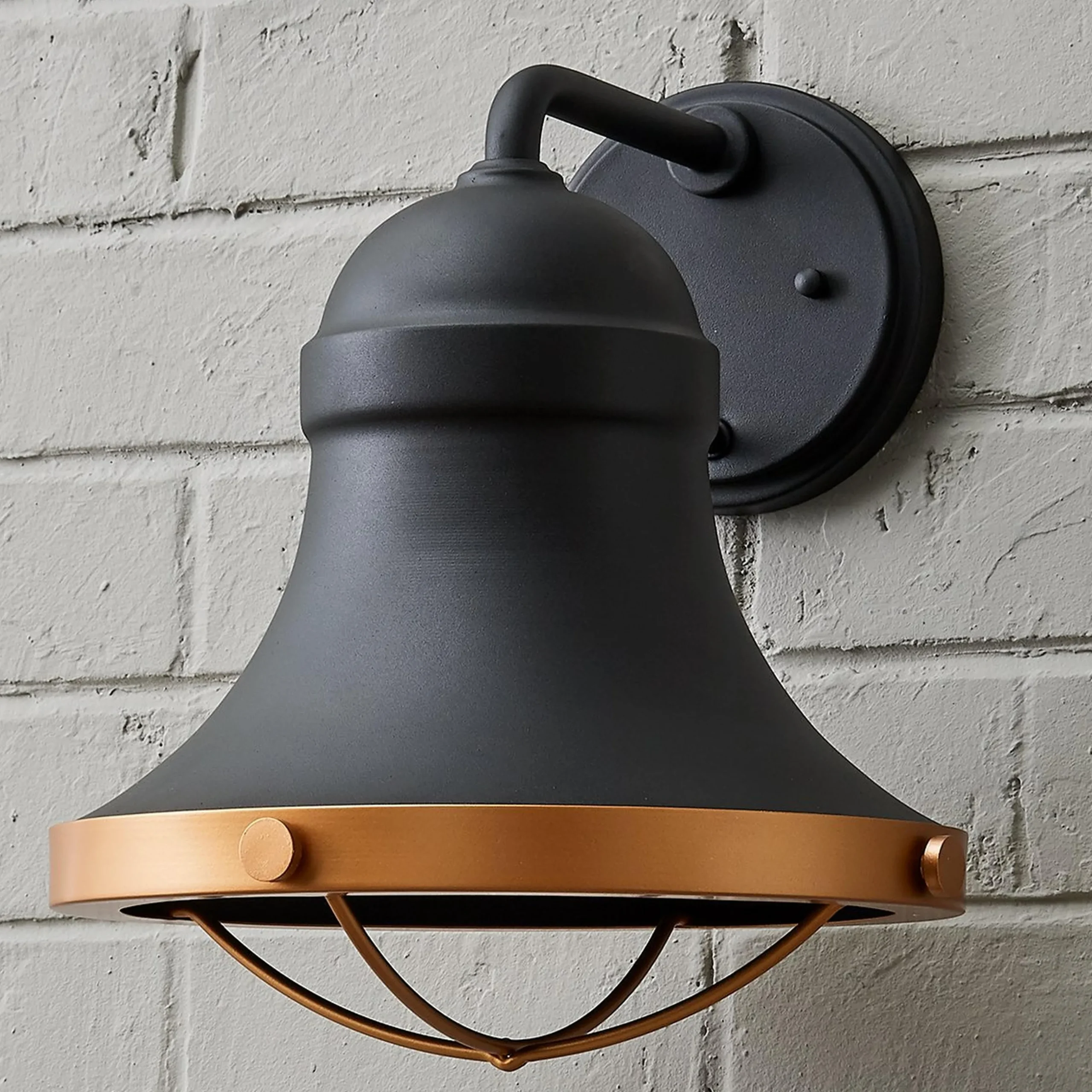 Contemporary Chic Outdoor Sconce
