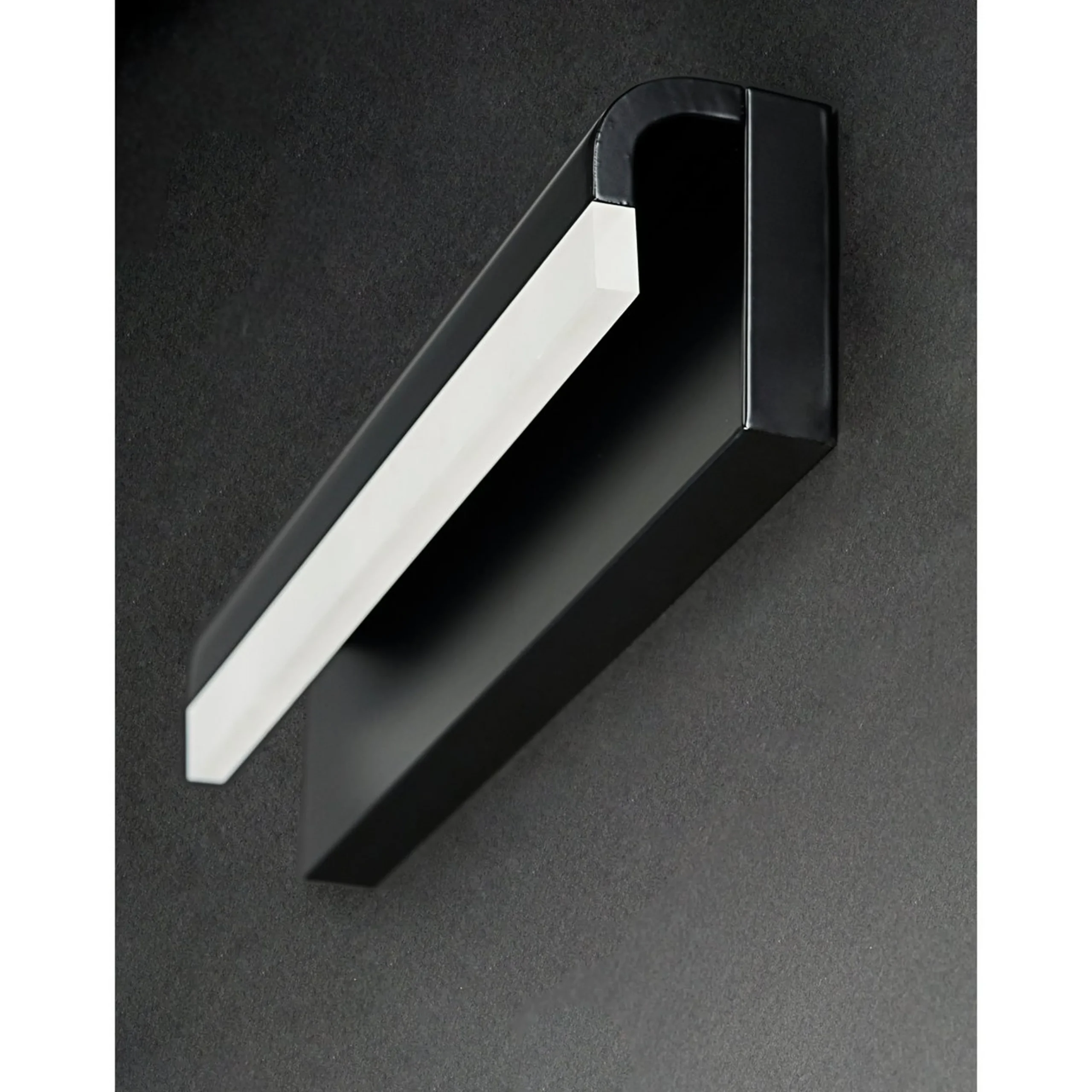 Curved LED Lean Vanity Light - Medium