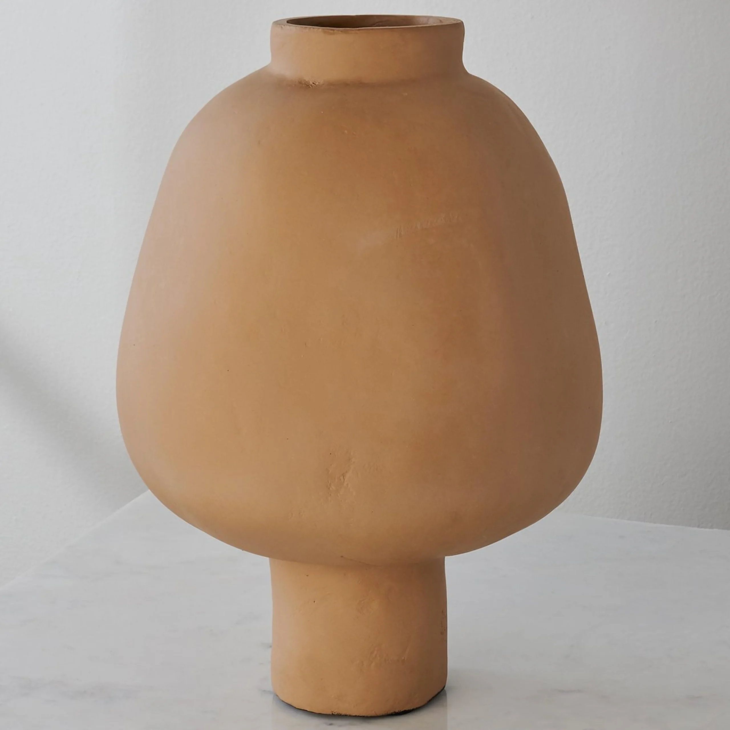 Dama Vase