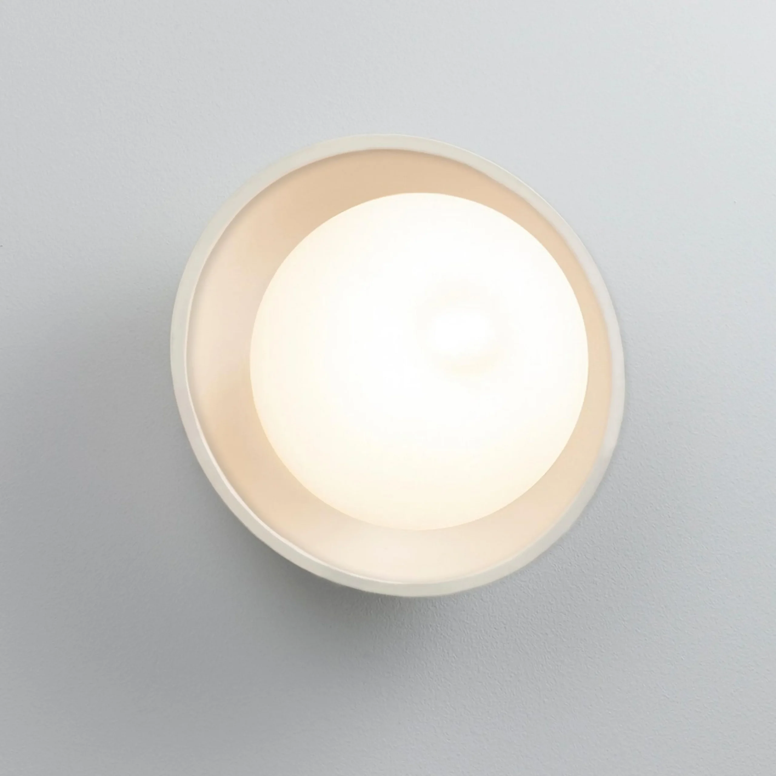 Delphi Ceramic Sconce - Matte