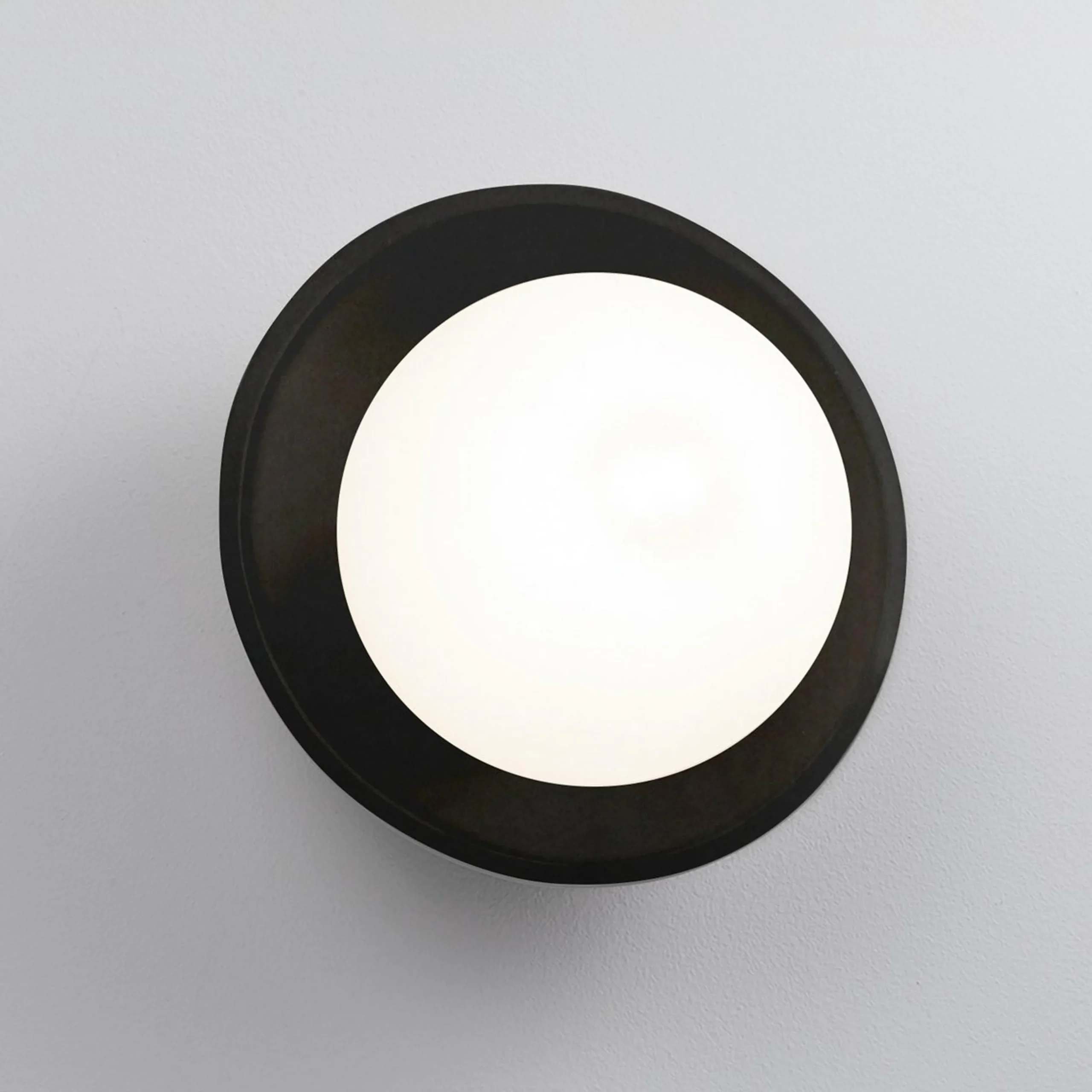 Delphi Ceramic Sconce - Matte