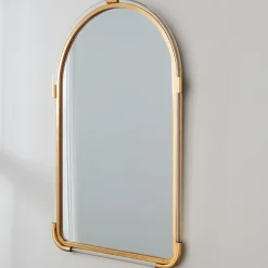 Dorthea Mirror