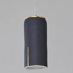 Dos Aletas Pendant