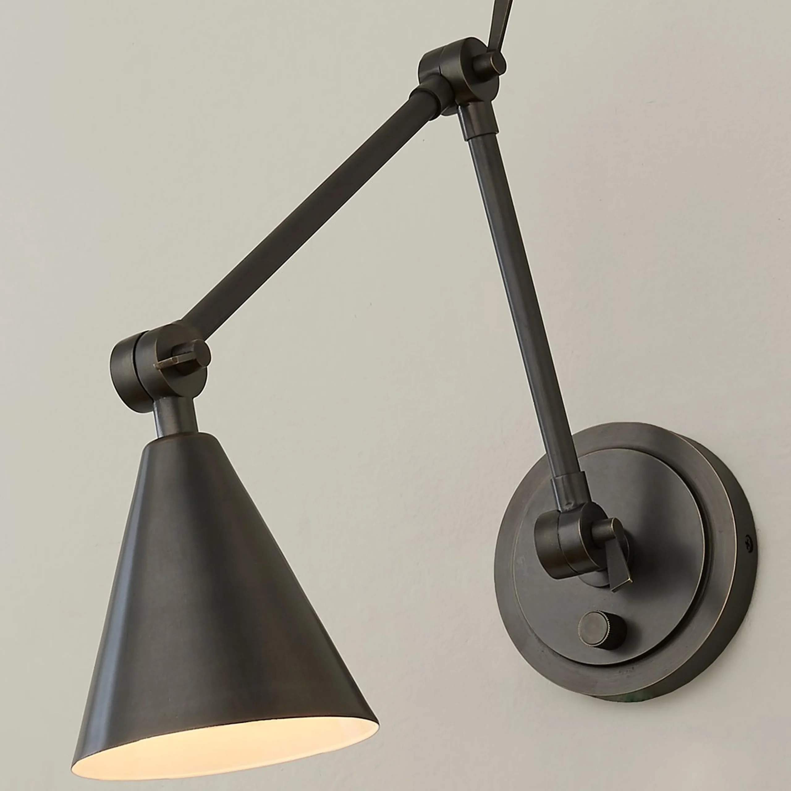 Dresden Swing Arm
