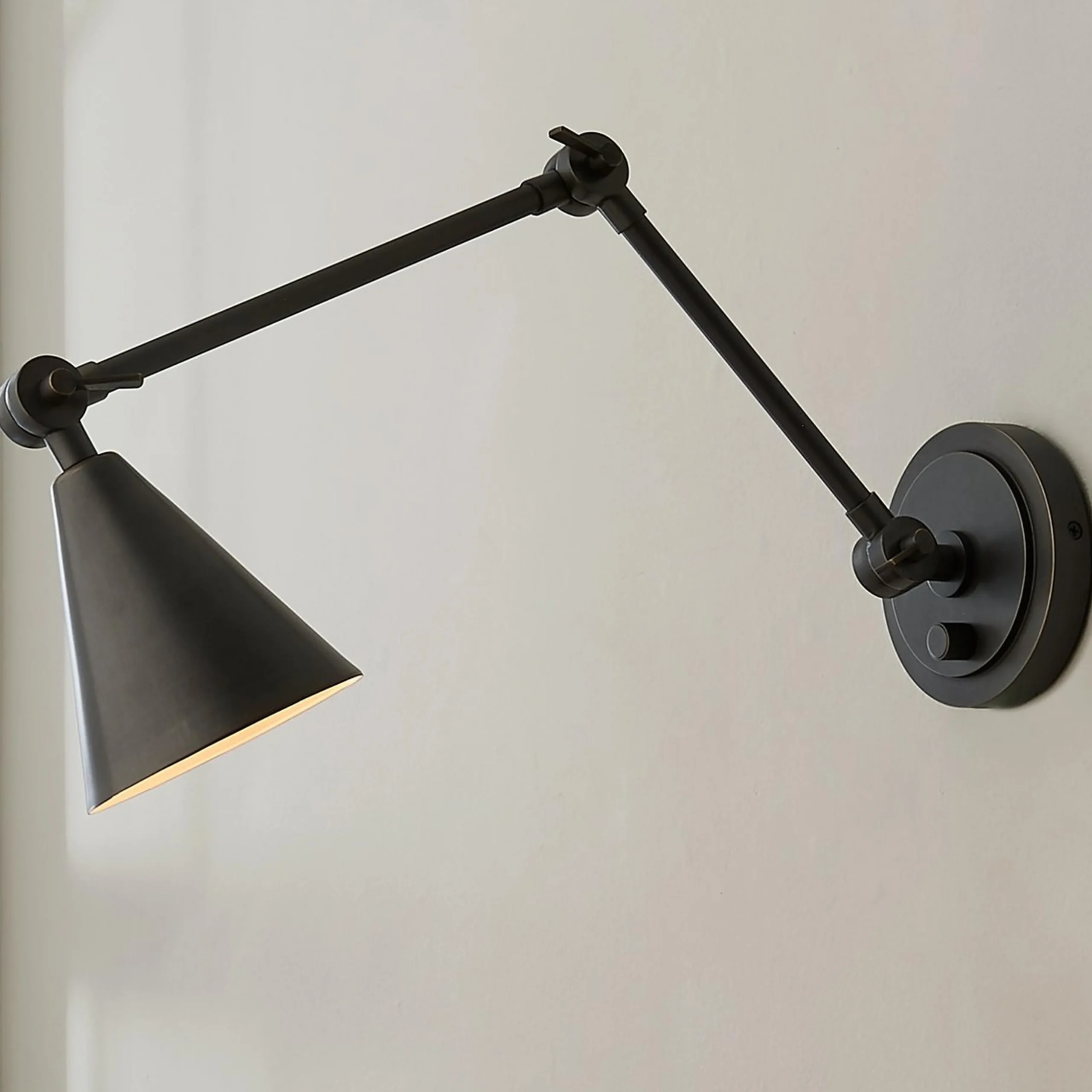 Dresden Swing Arm