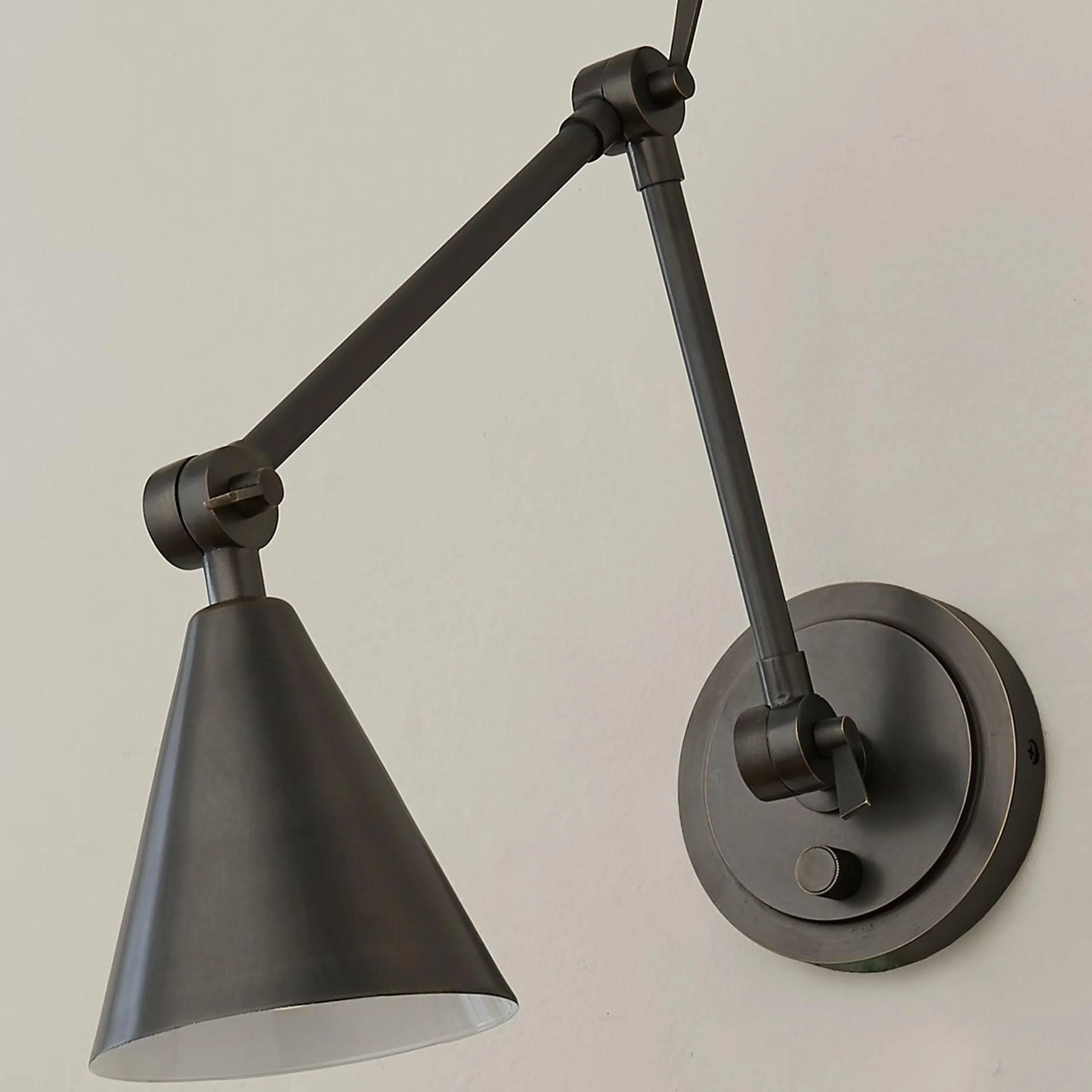 Dresden Swing Arm