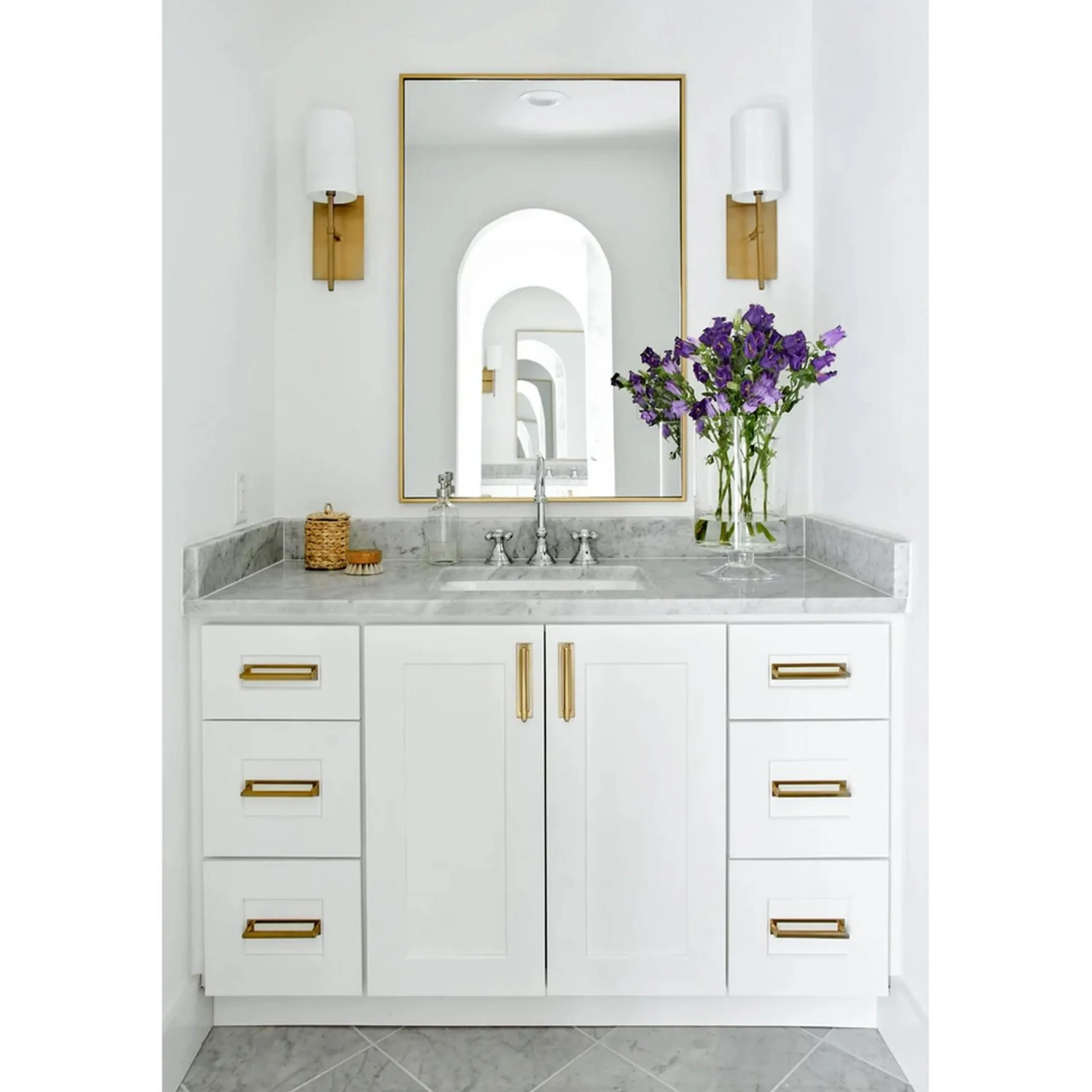 Elegant Minimalist Sconce - 1 Light