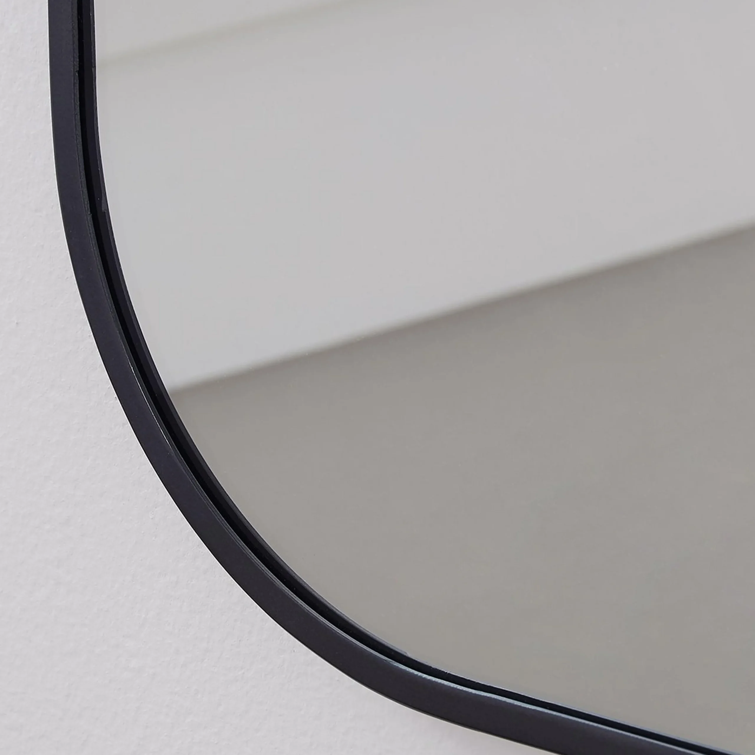 Elias Mirror
