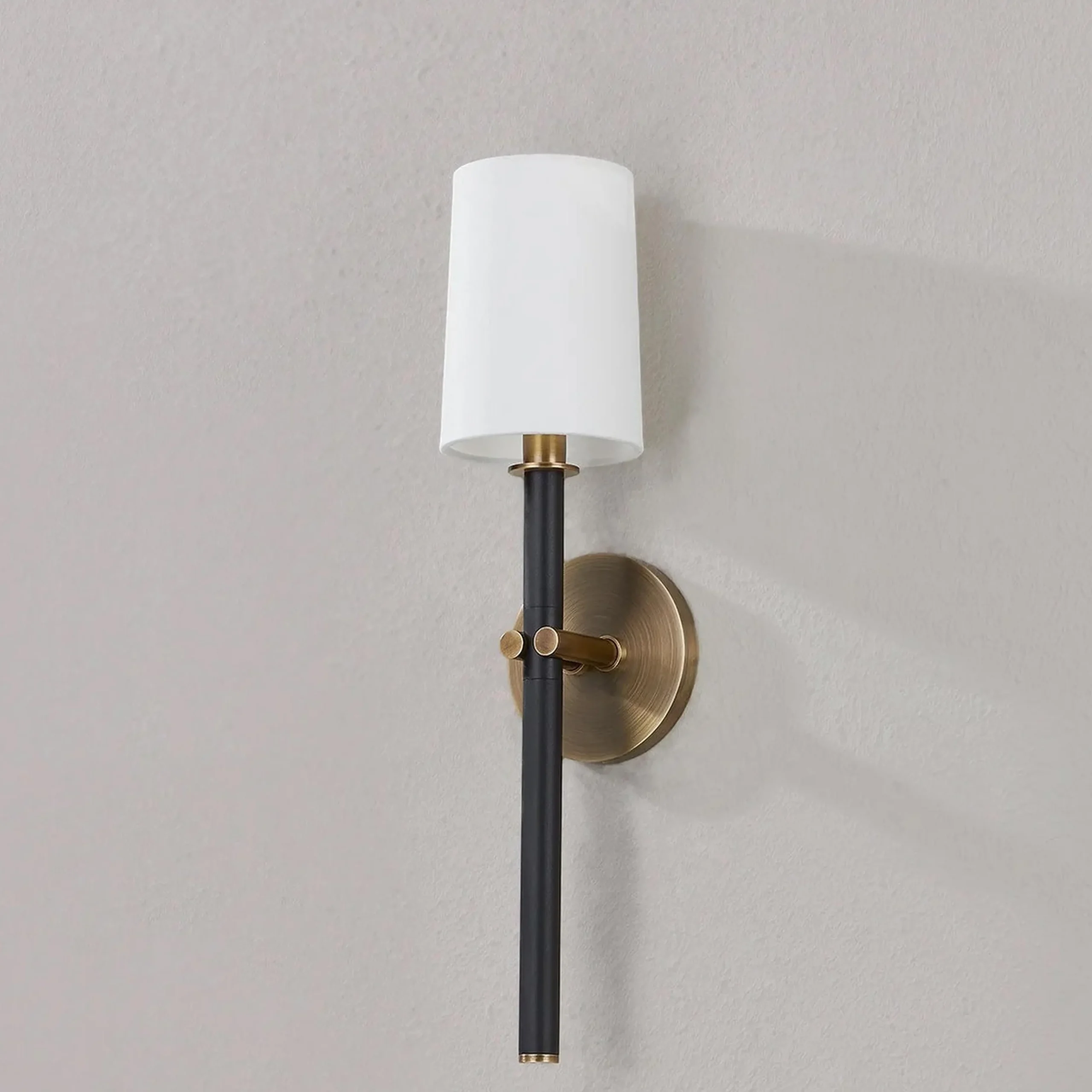 Evandrus Sconce