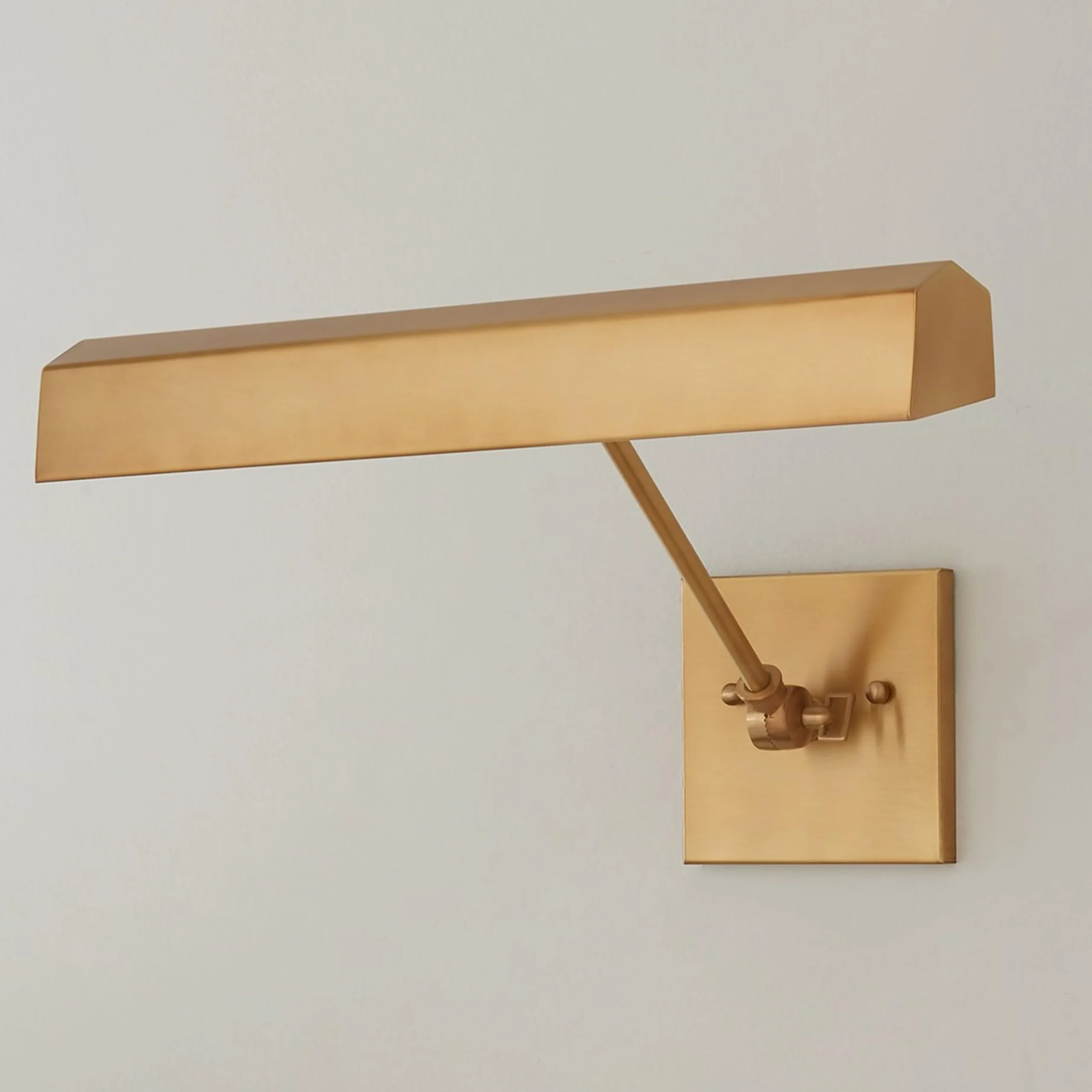 Hip Roof Shade Picture Light