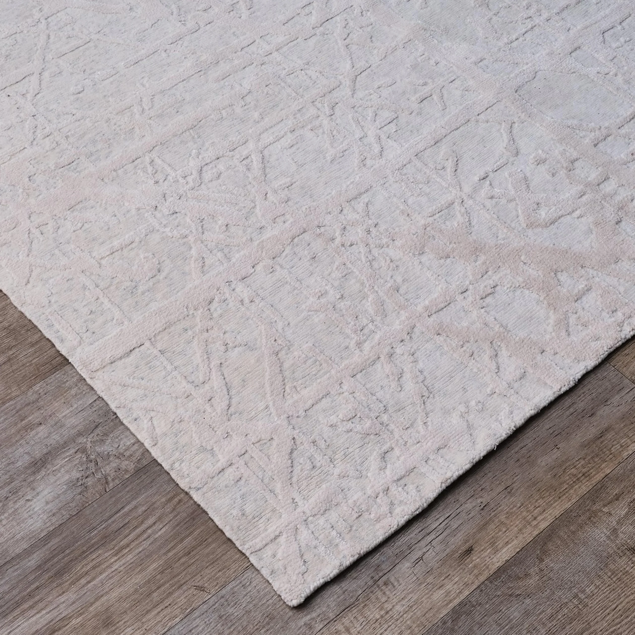 Hyas Hand-Knotted Rug