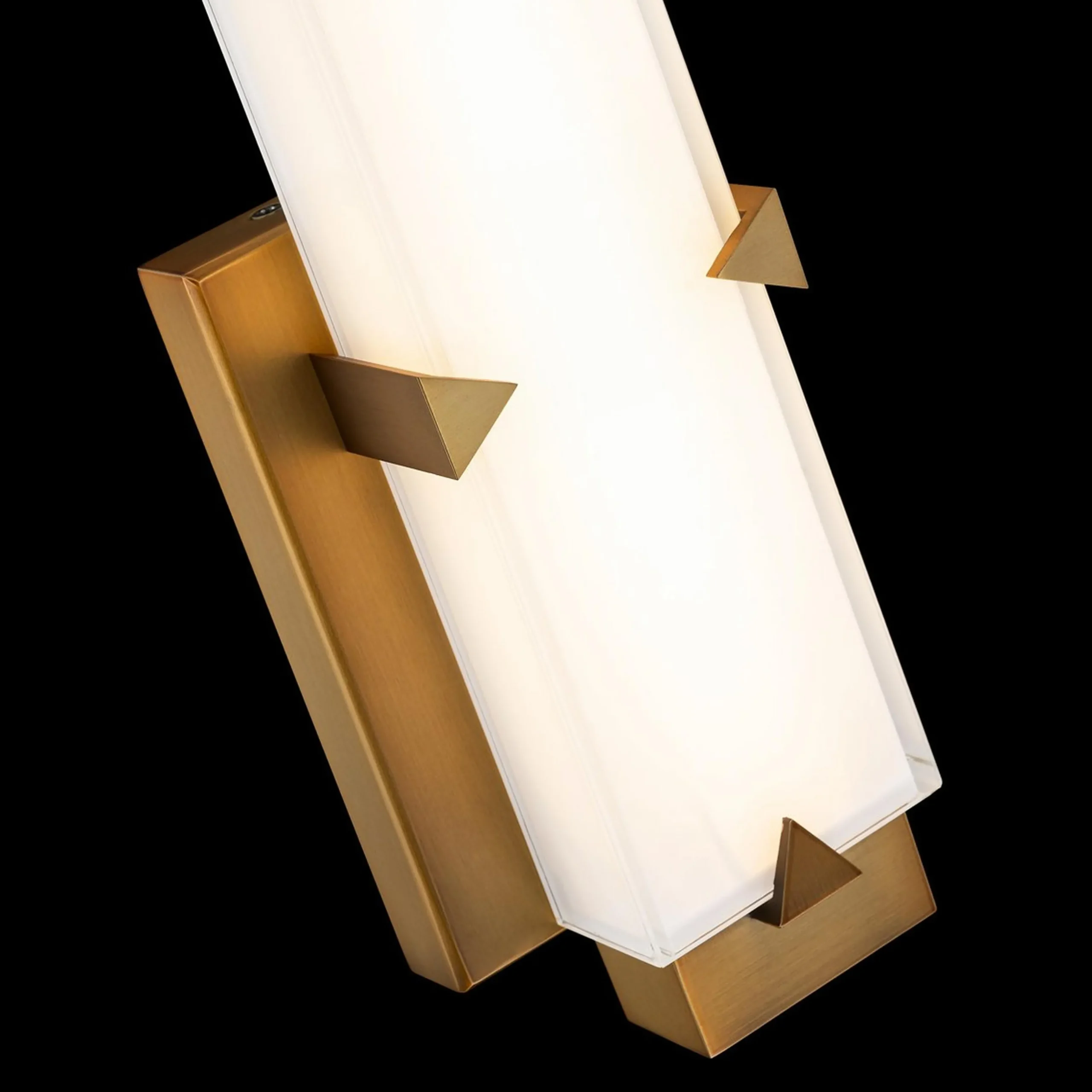 Ishara LED Bath Sconce