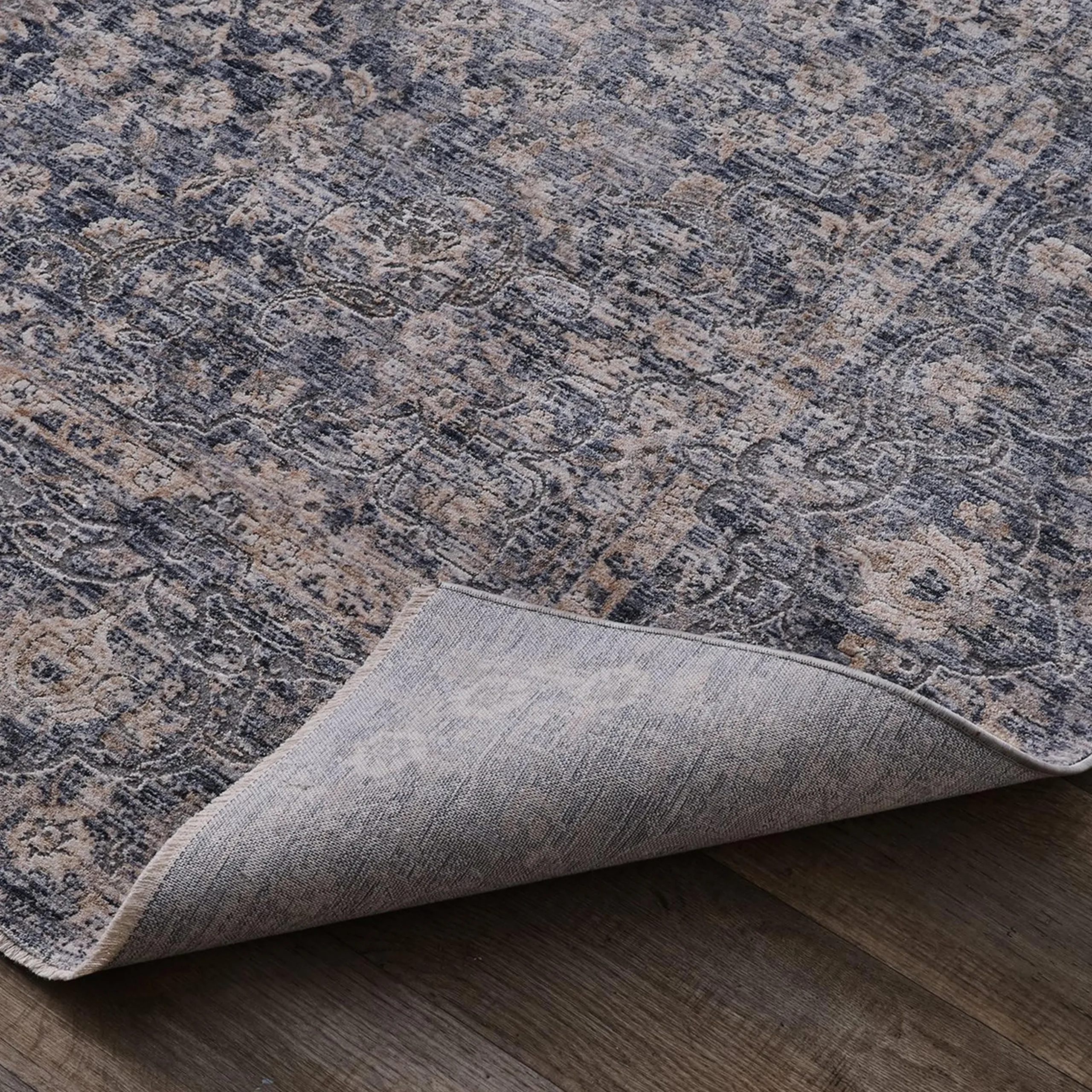 Kosa Rug
