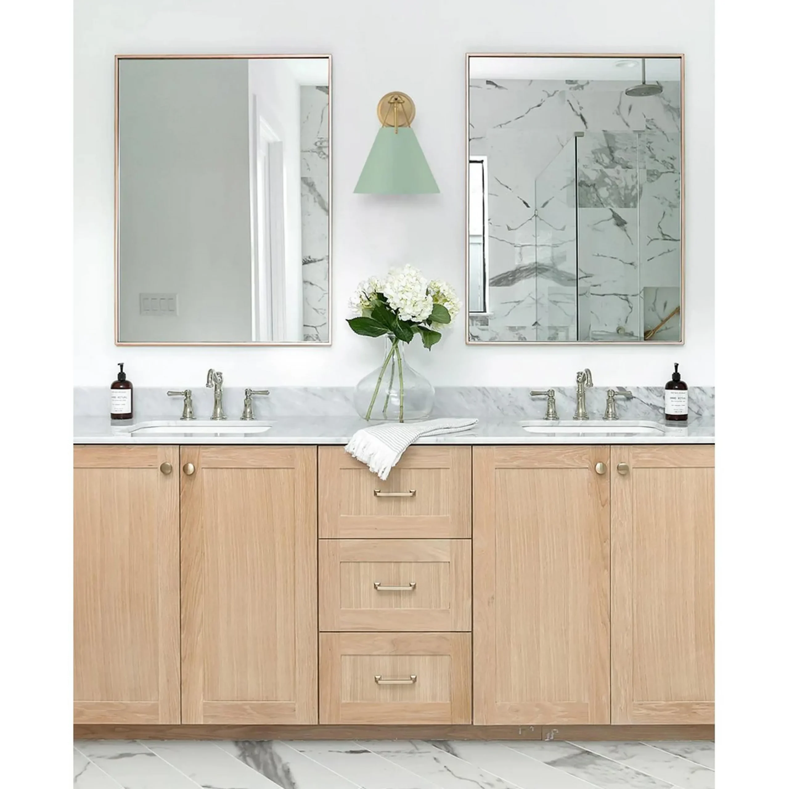 Leoda Bath Sconce