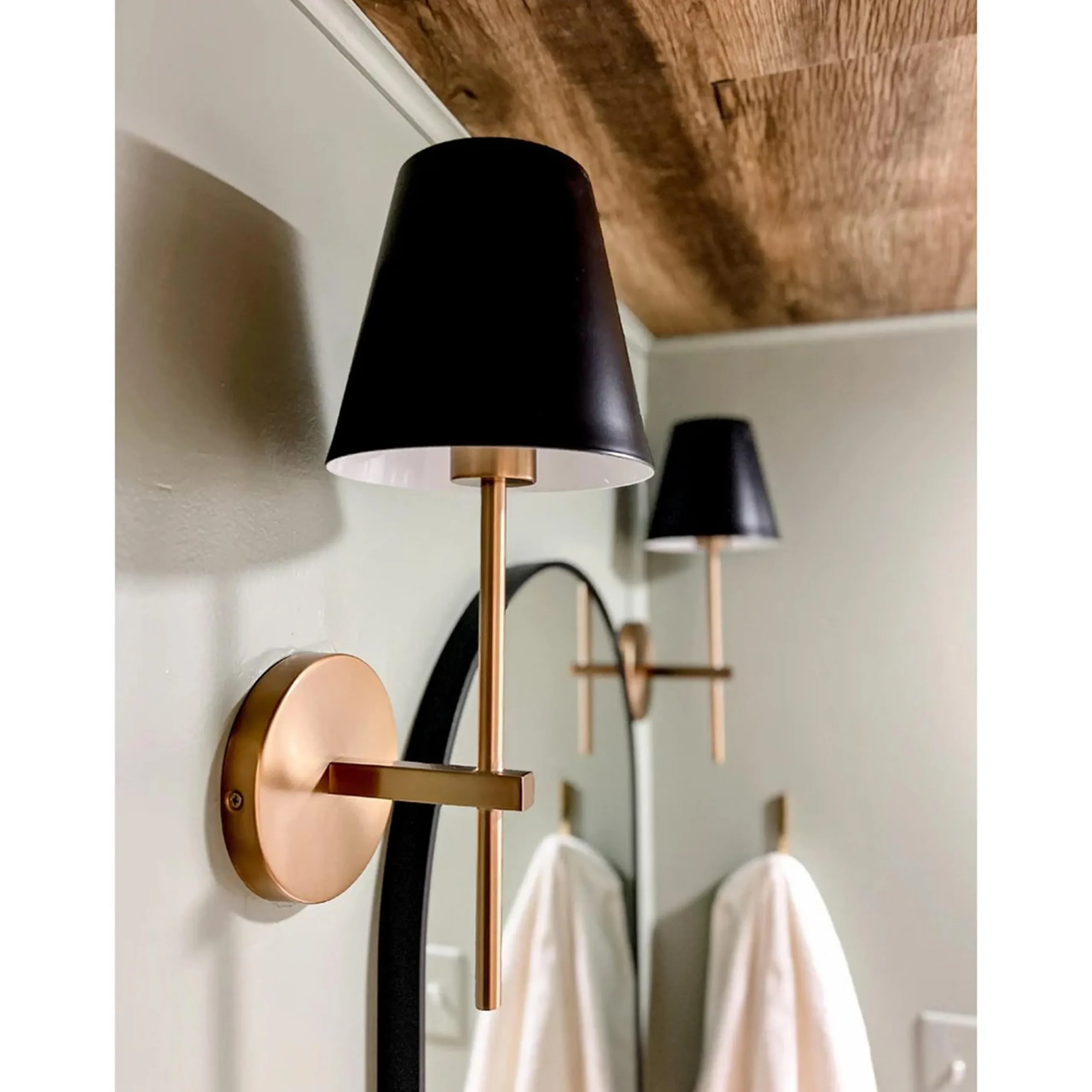 Leoda Sconce