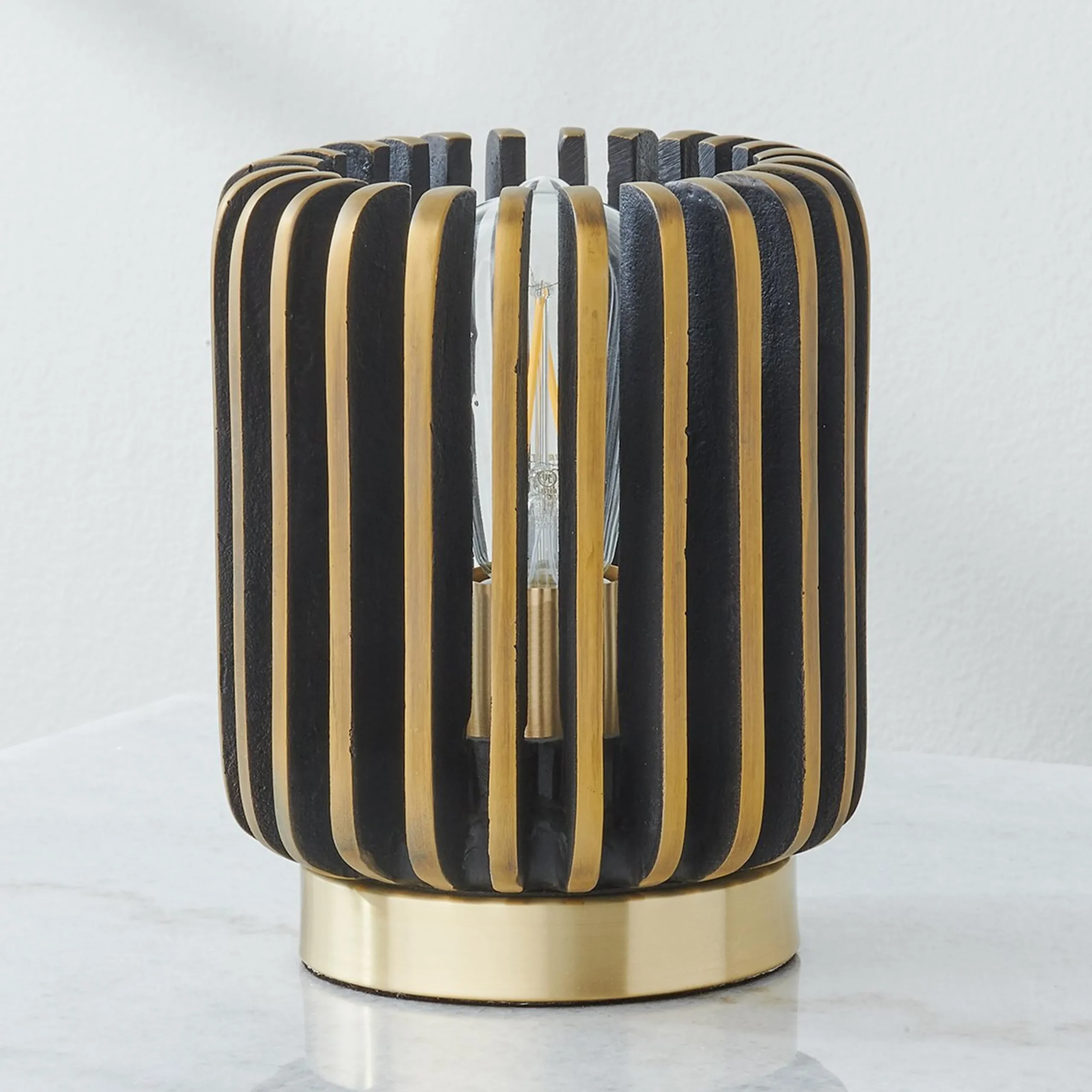 Linear Cage Table Lamp