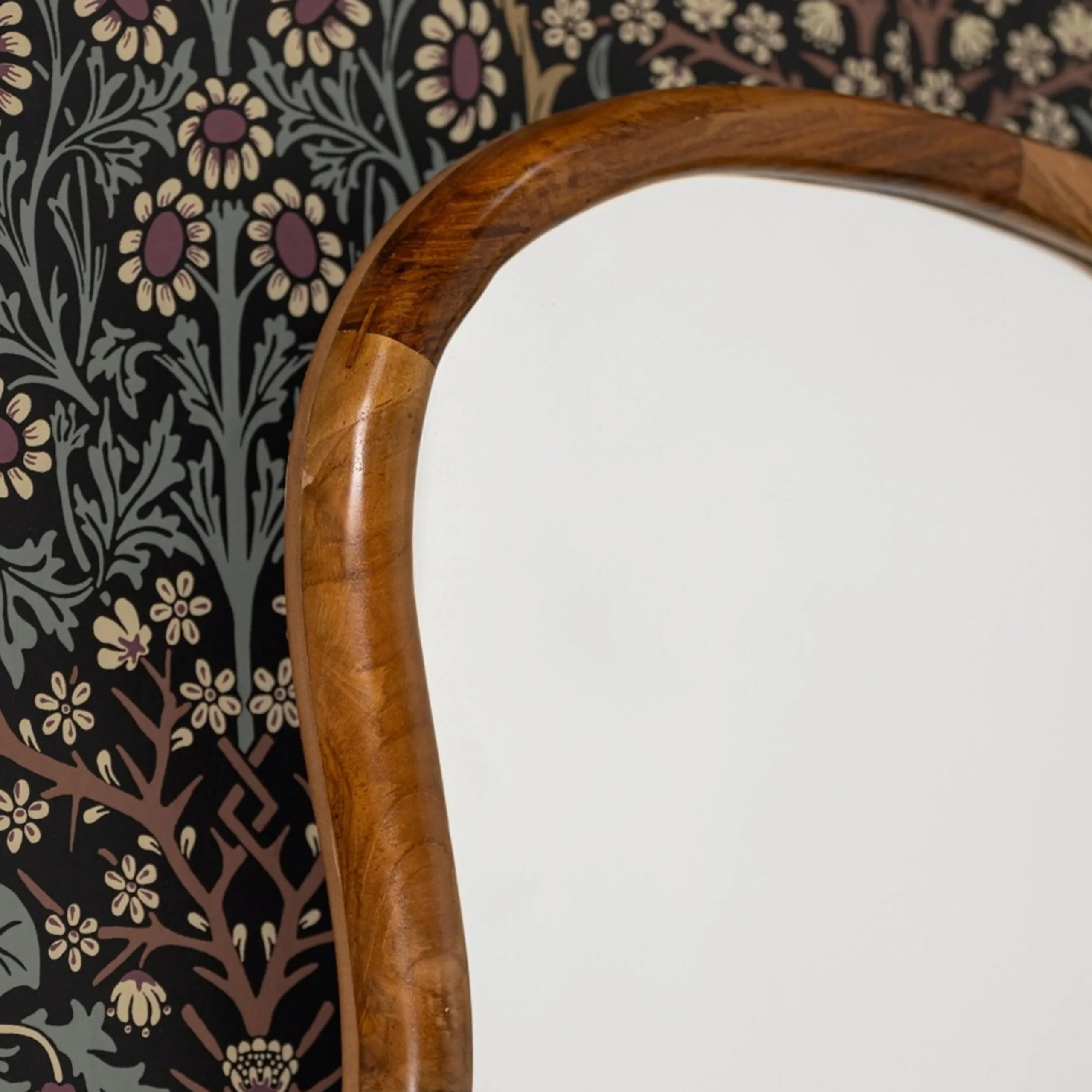 Lunatus Mirror