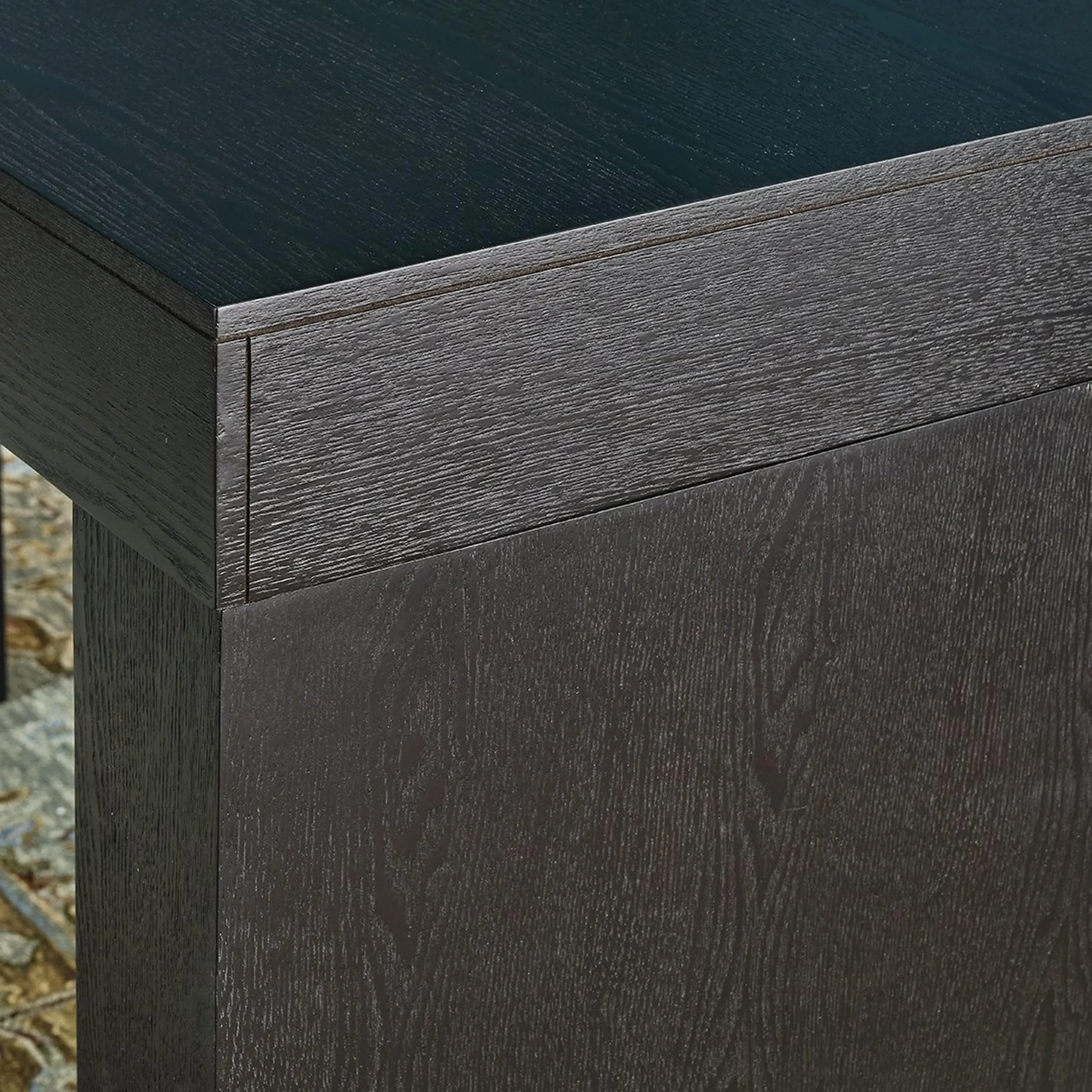 Malvada High Top Table
