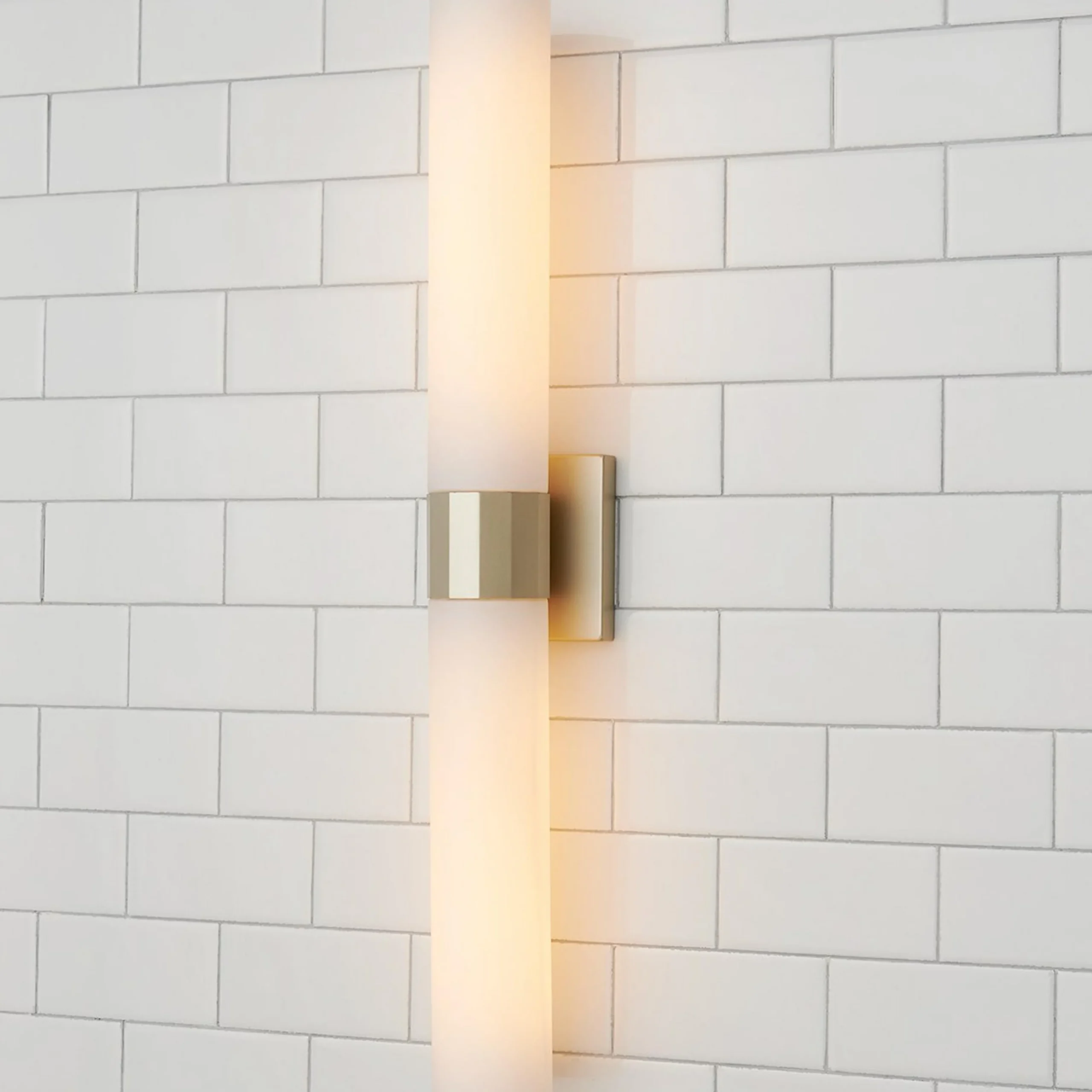 Minimal Chic Bath Sconce