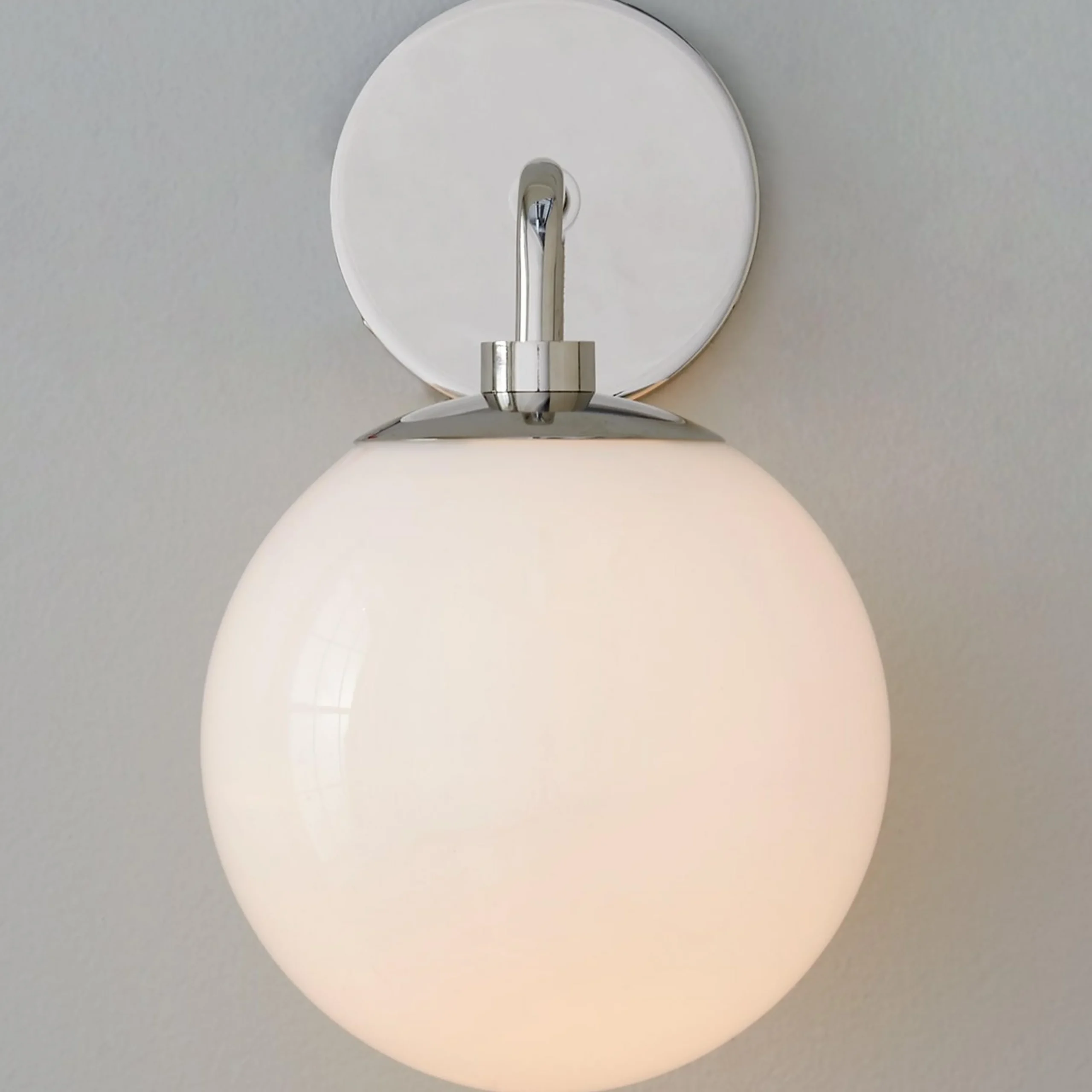 Minimalist Globe Sconce - 1 Light