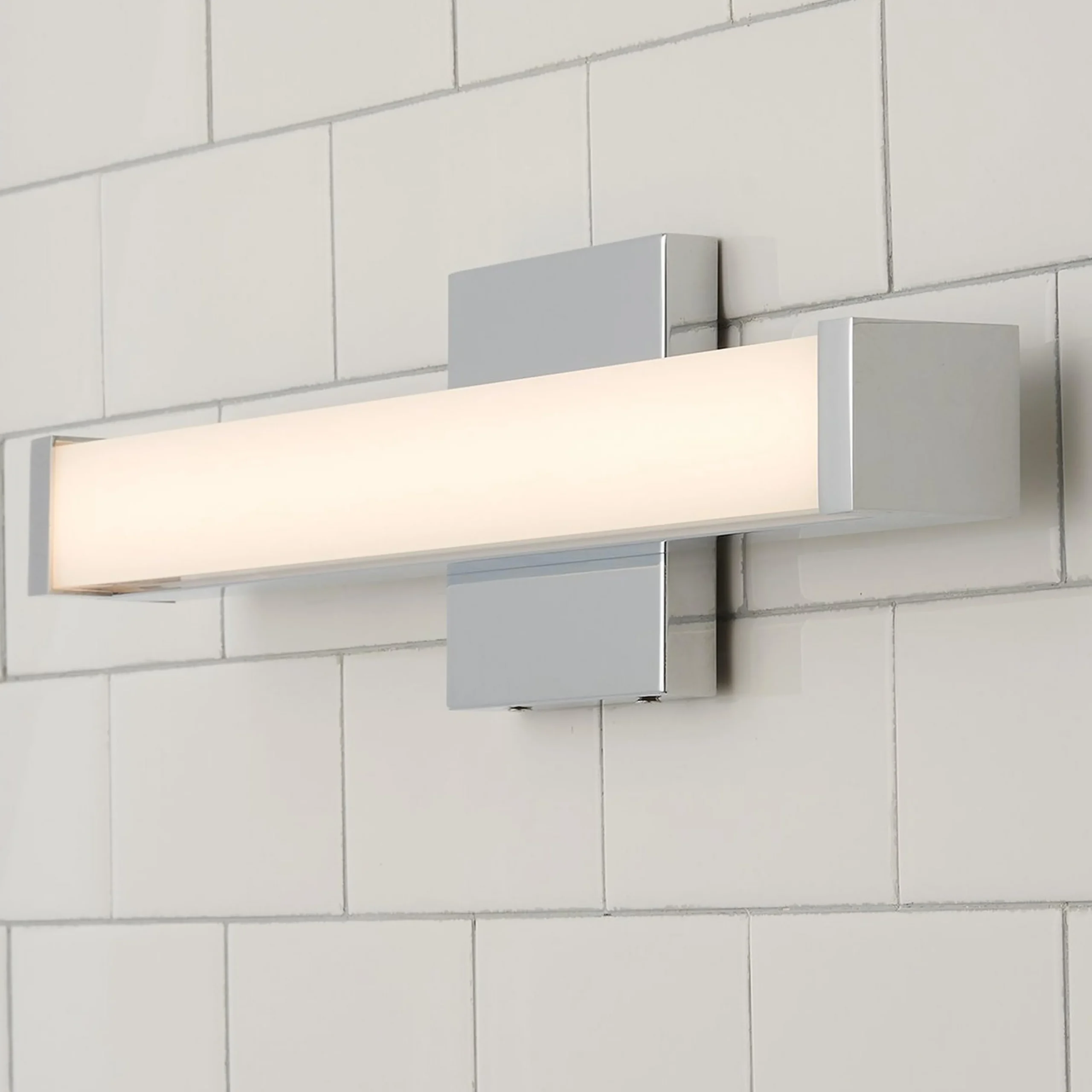 Modern Bar Vanity Light - 18"