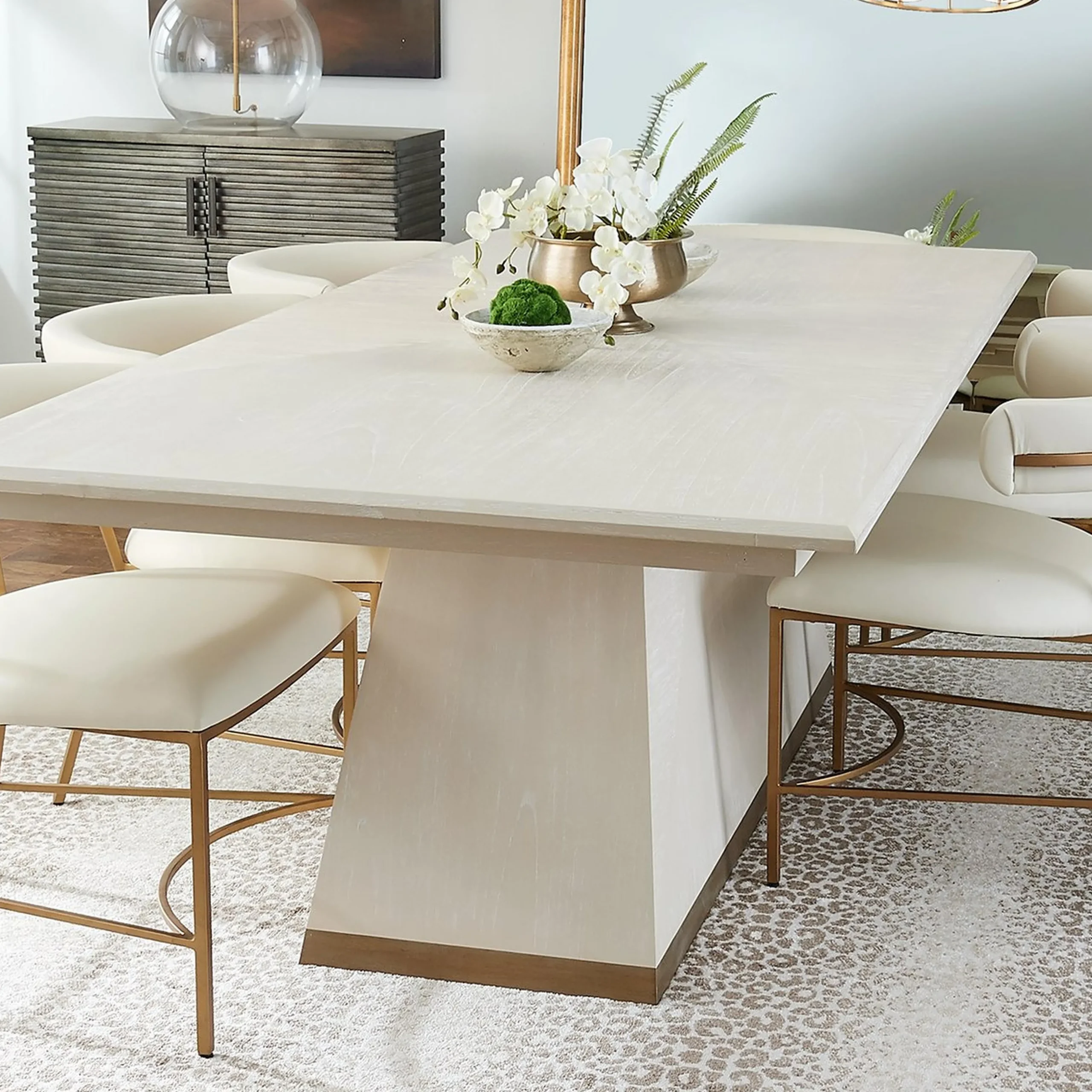 New York Chic Dining Table