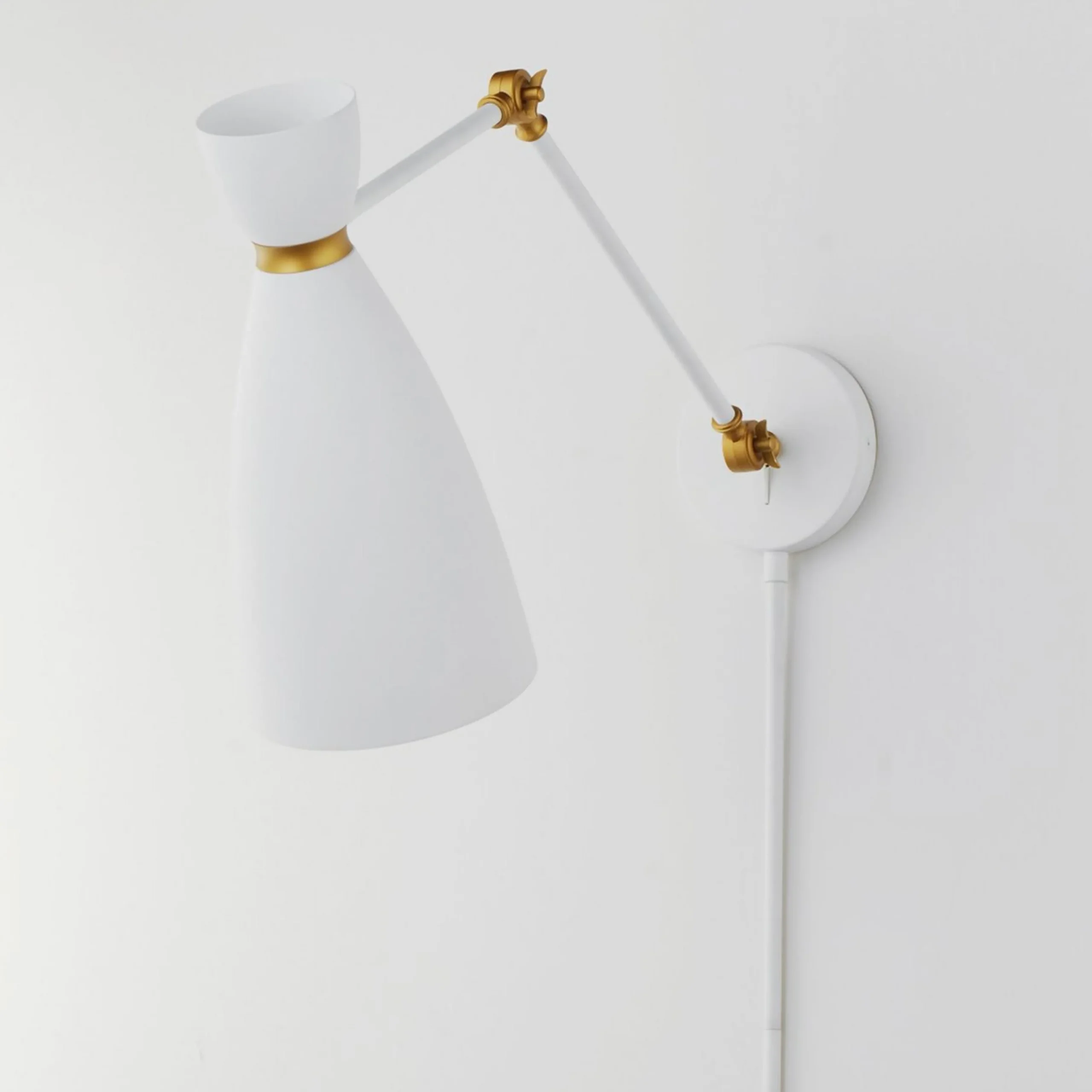 Norne Swing Arm Sconce