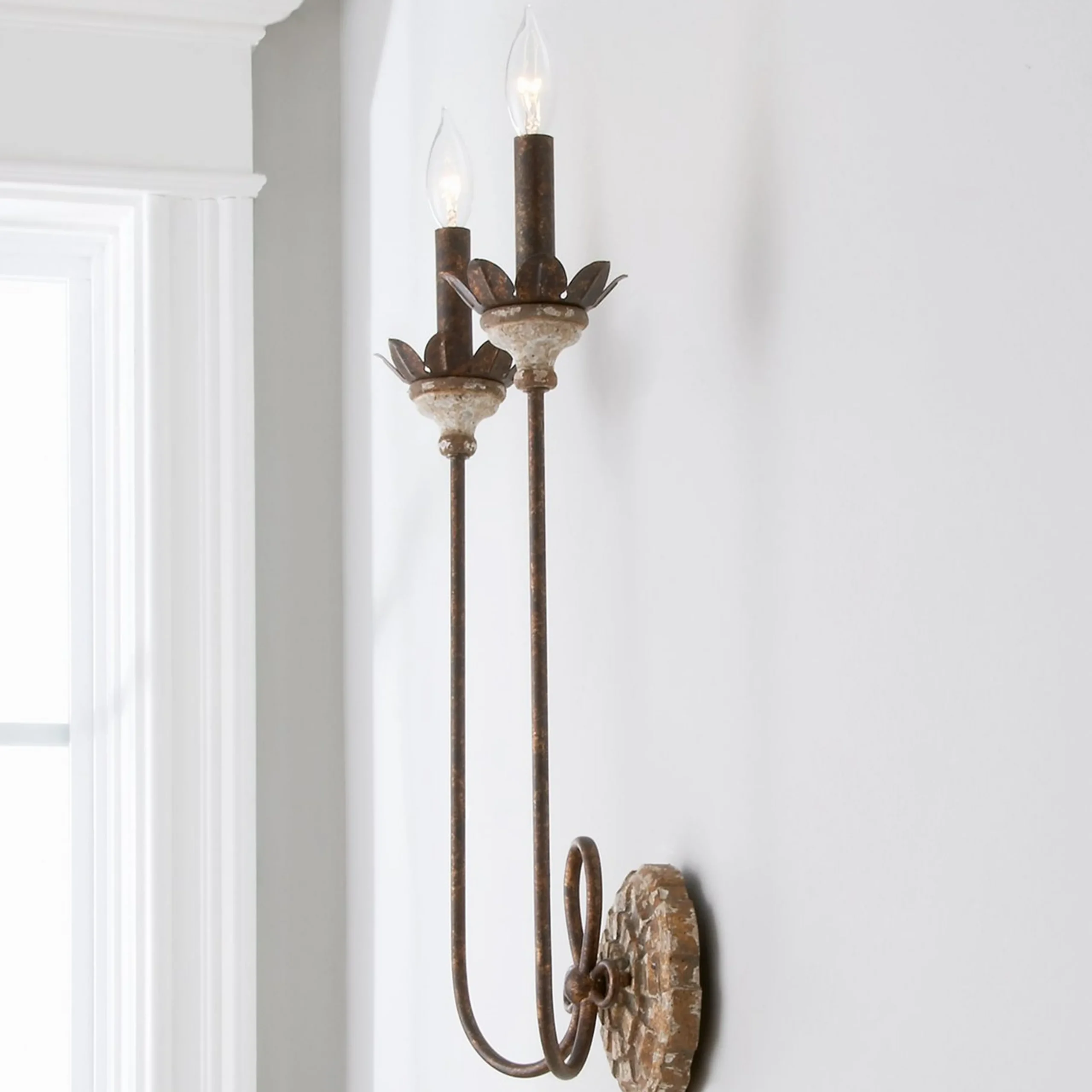 Olivia Sconce