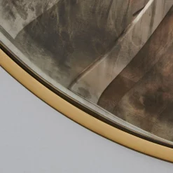 Pehtra Mirror