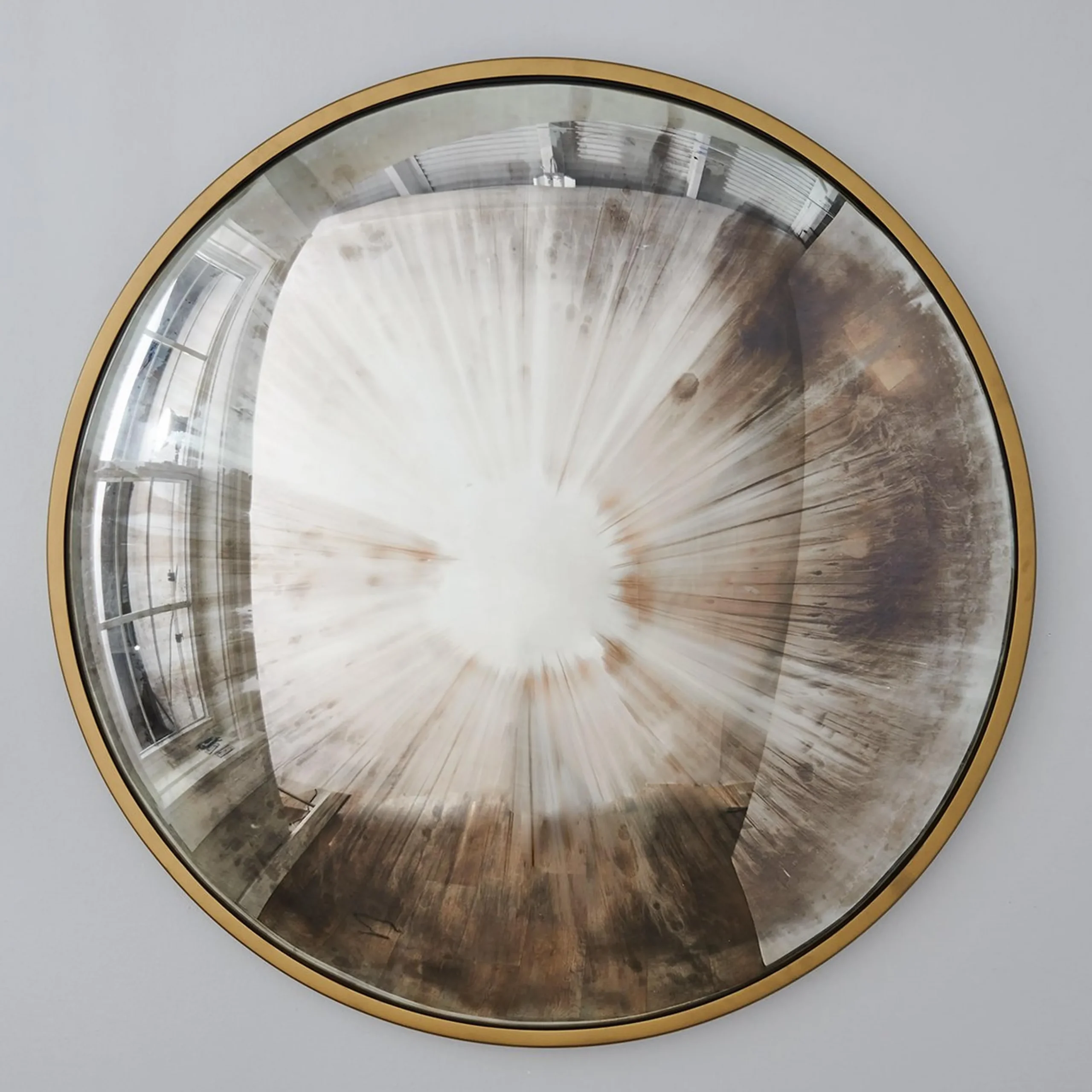 Pehtra Mirror
