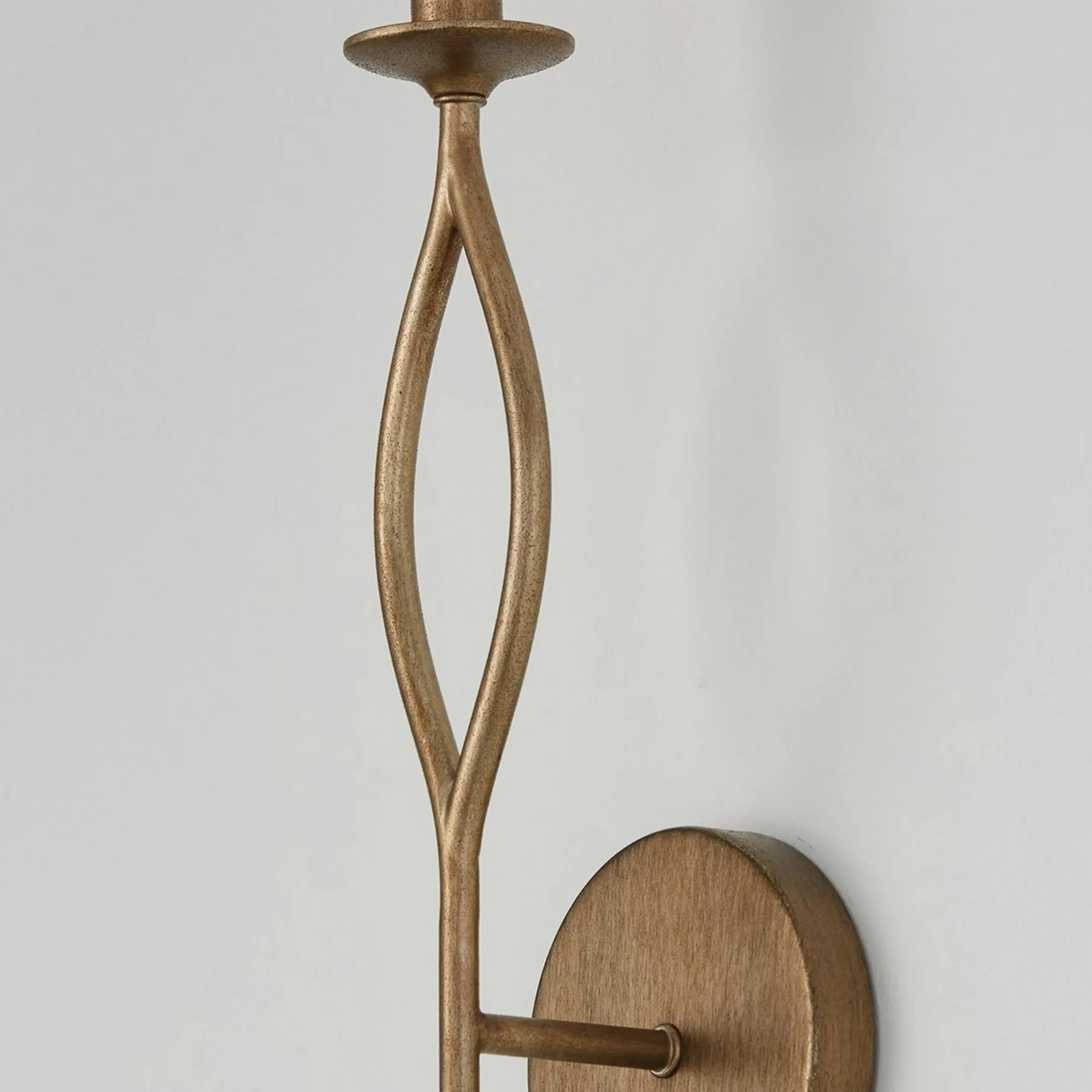 Pointed Eyelet Sconce