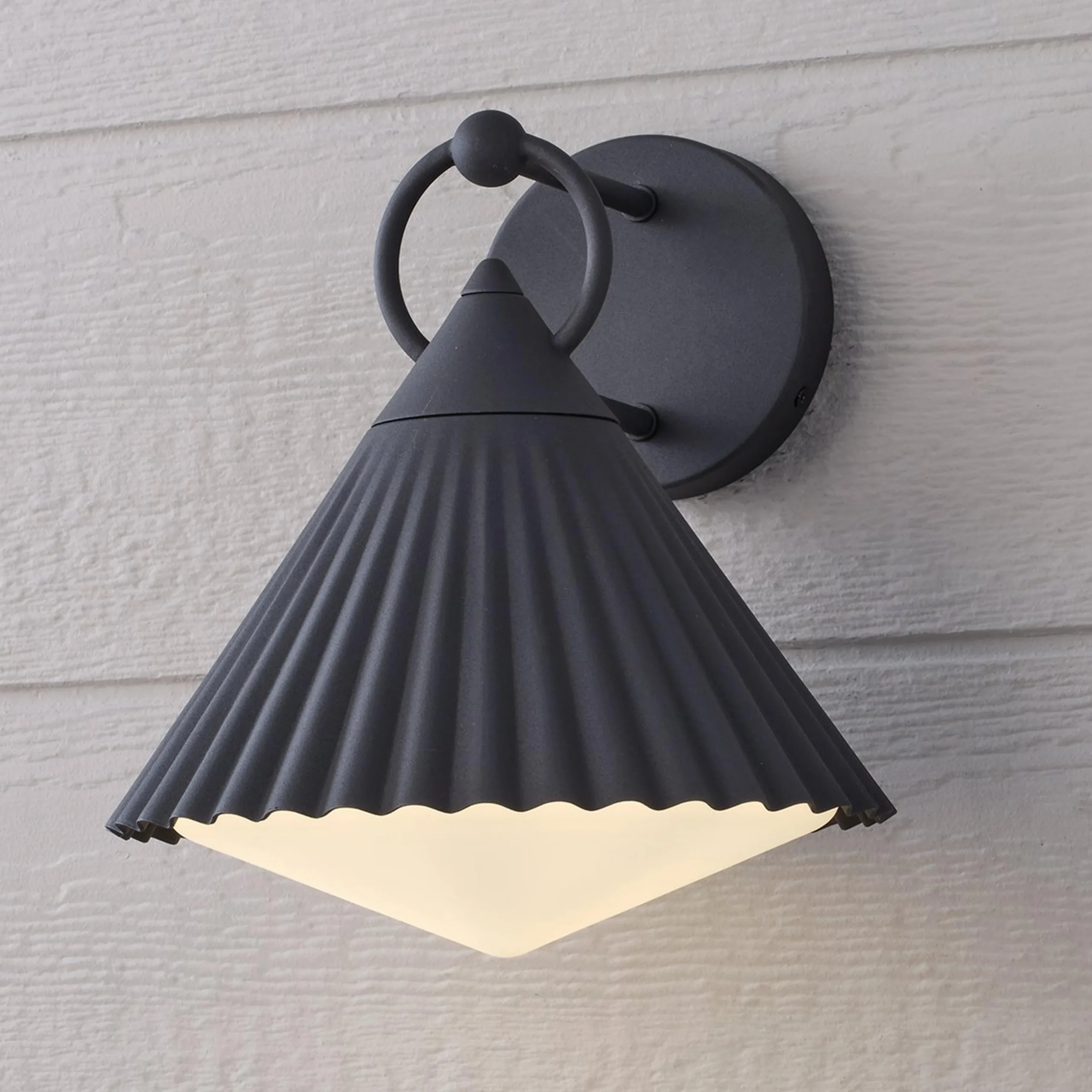 Pointed Pleat Outdoor Wall Sconce