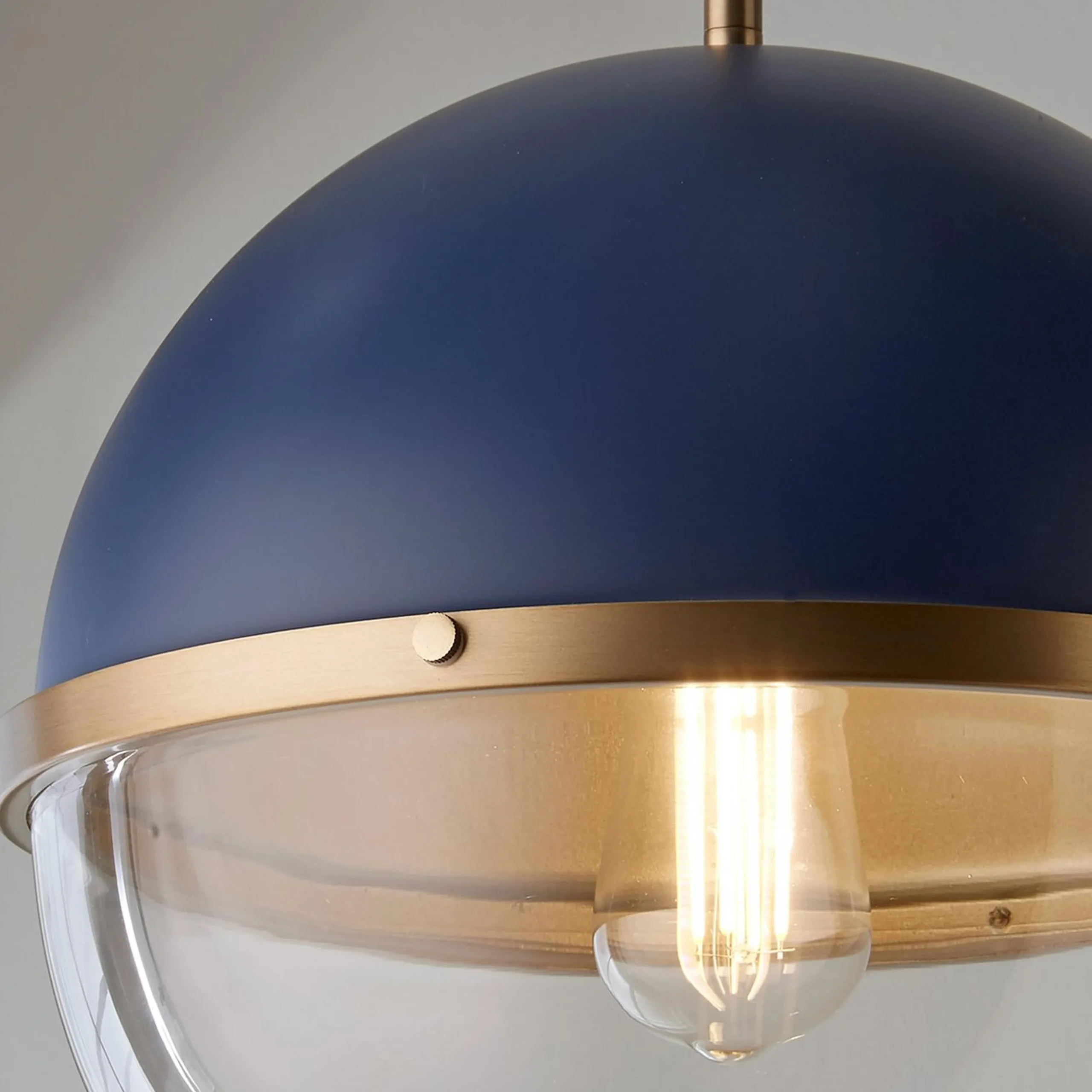 Reiss Pendant