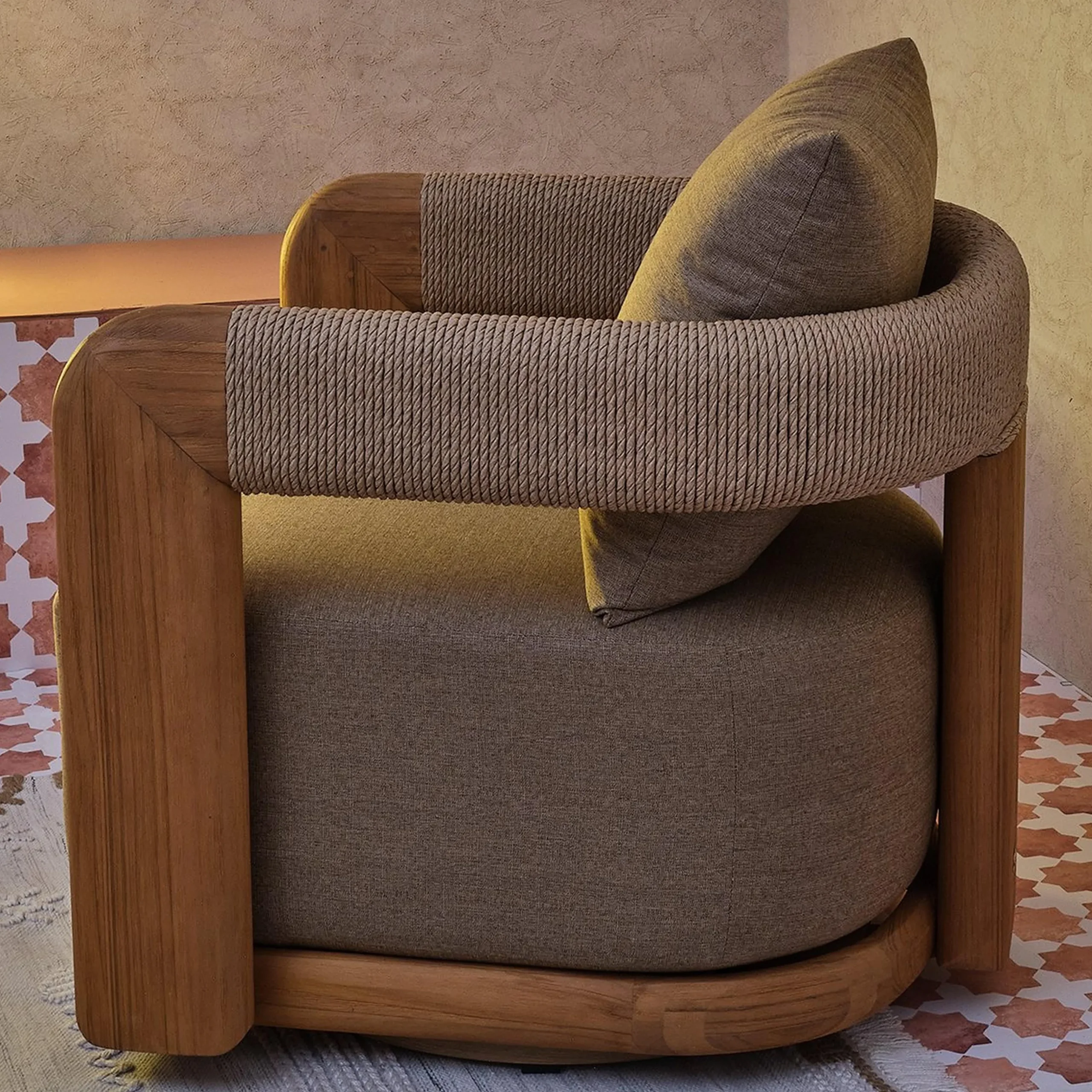 Rope Arm Outdoor Swivel Chair