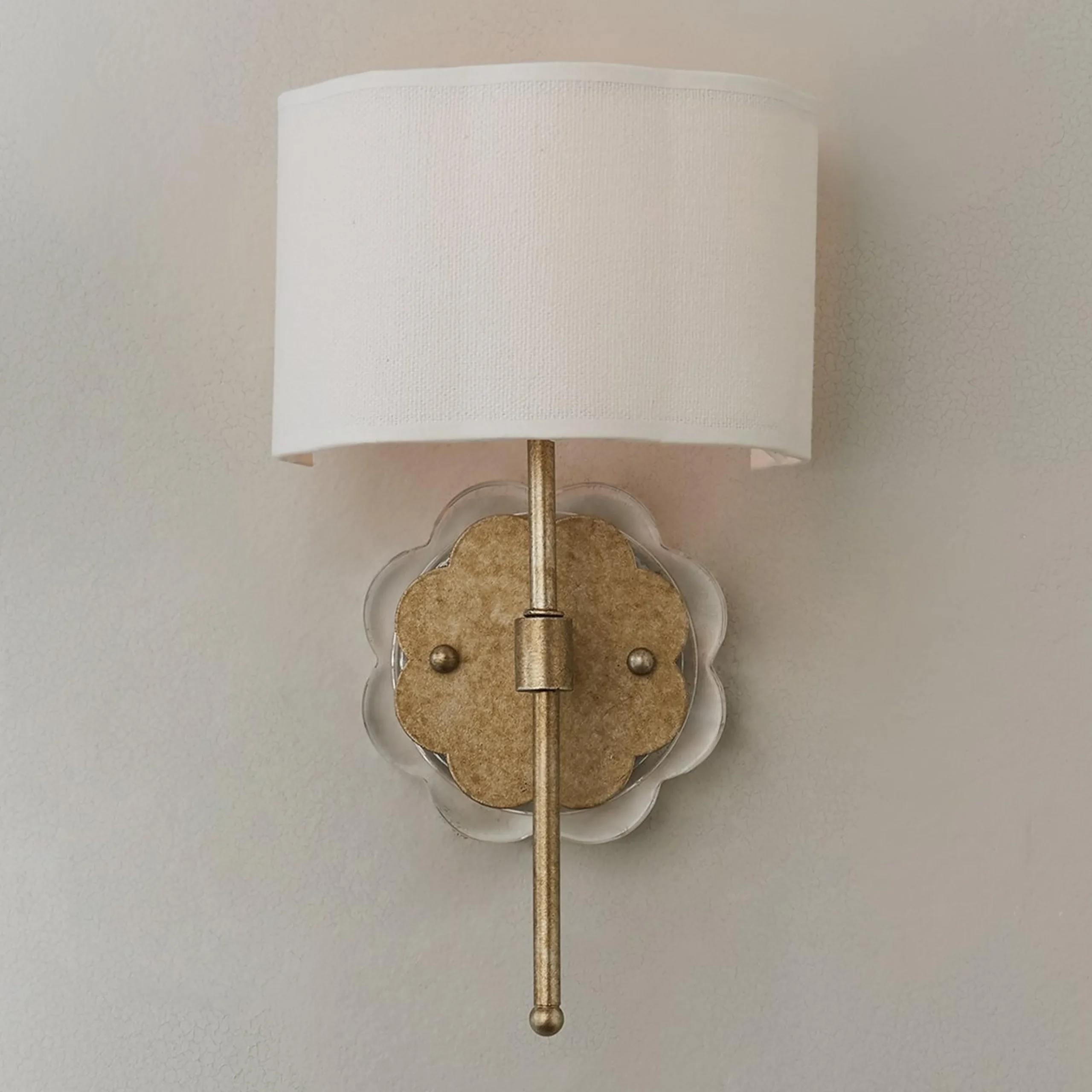 Scalloped Daisy Shade Sconce