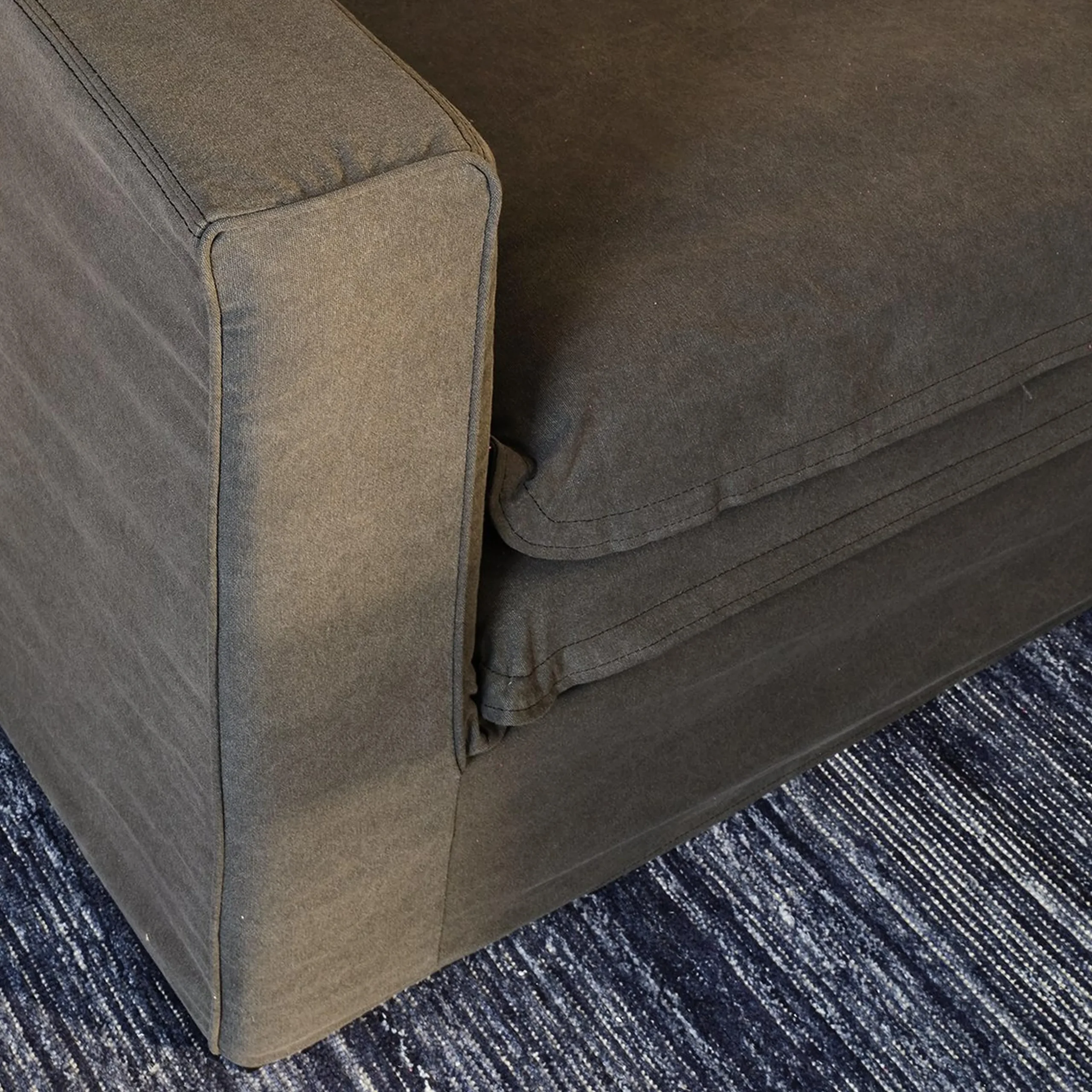 Shelle Sectional Sofa