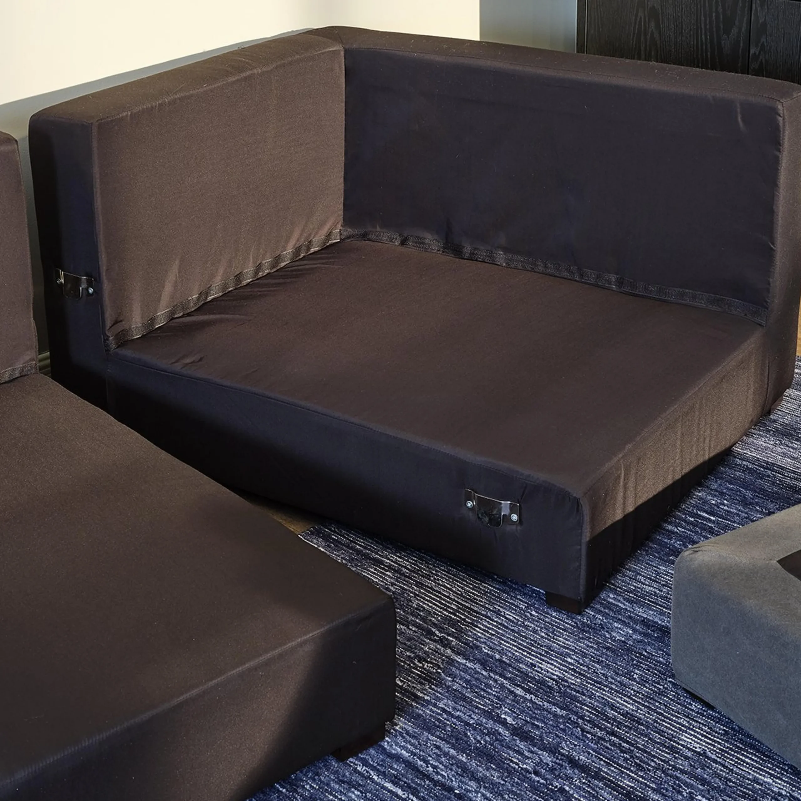 Shelle Sectional Sofa
