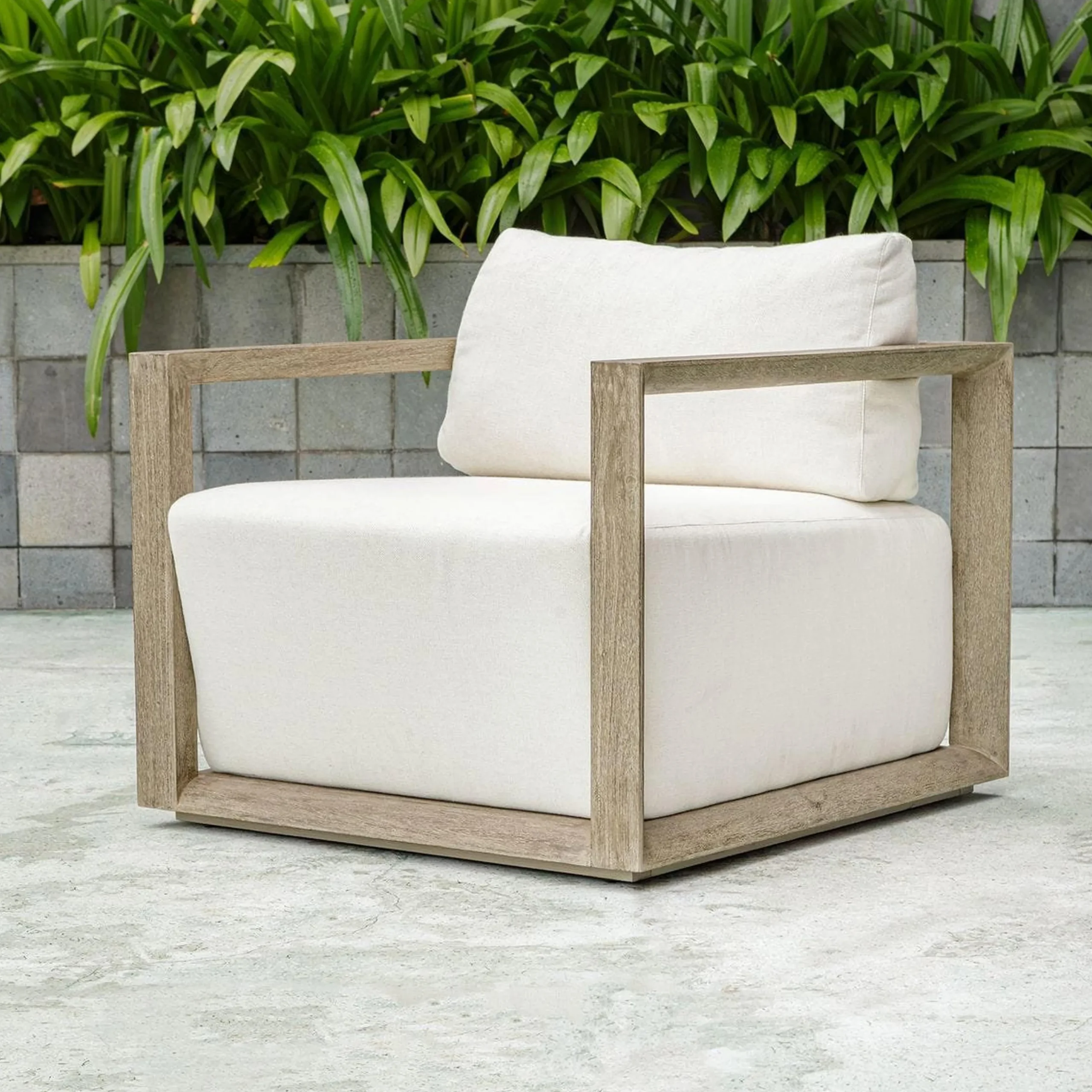 Singh Outdoor Lounge Chair