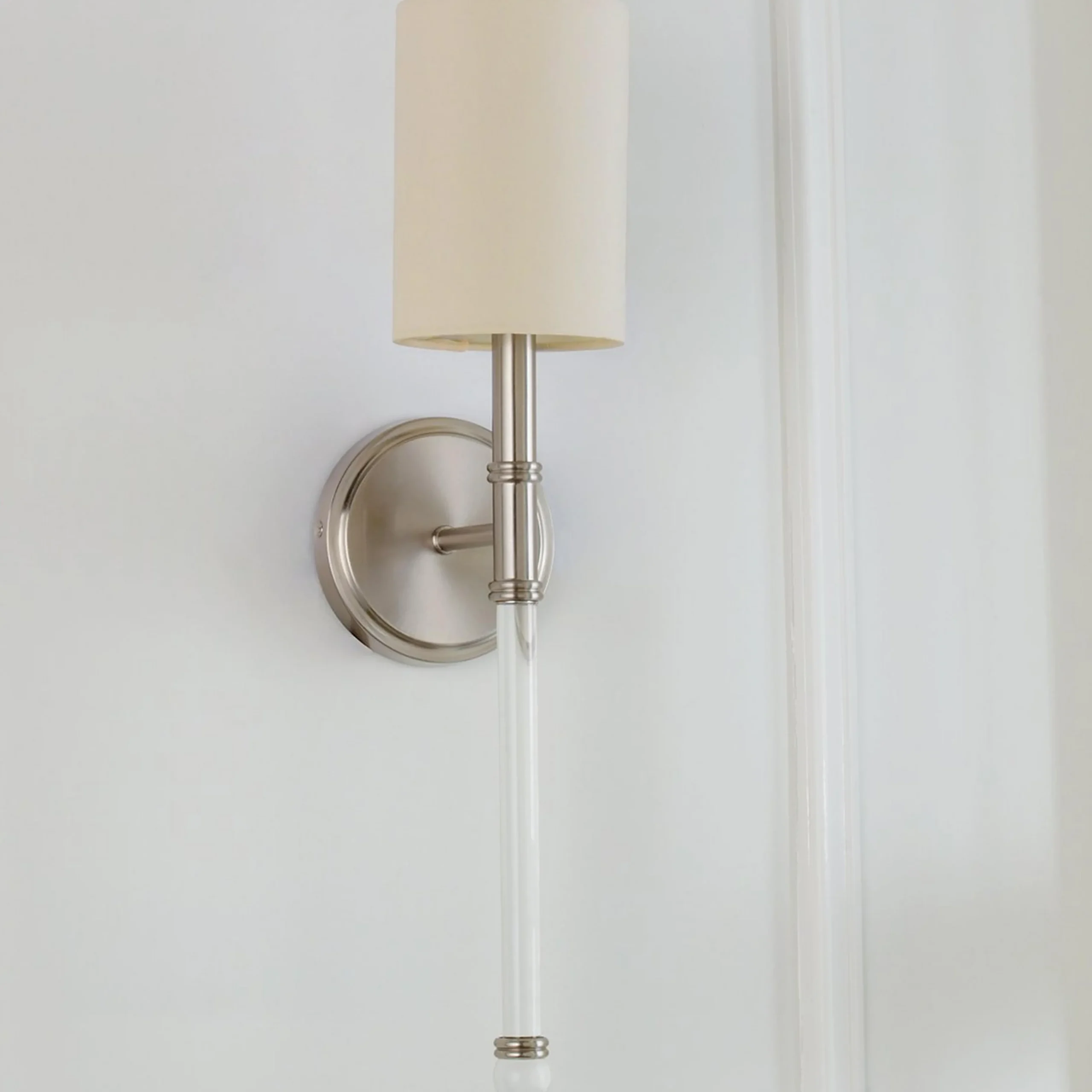 Slim Silhouette Single Arm Sconce