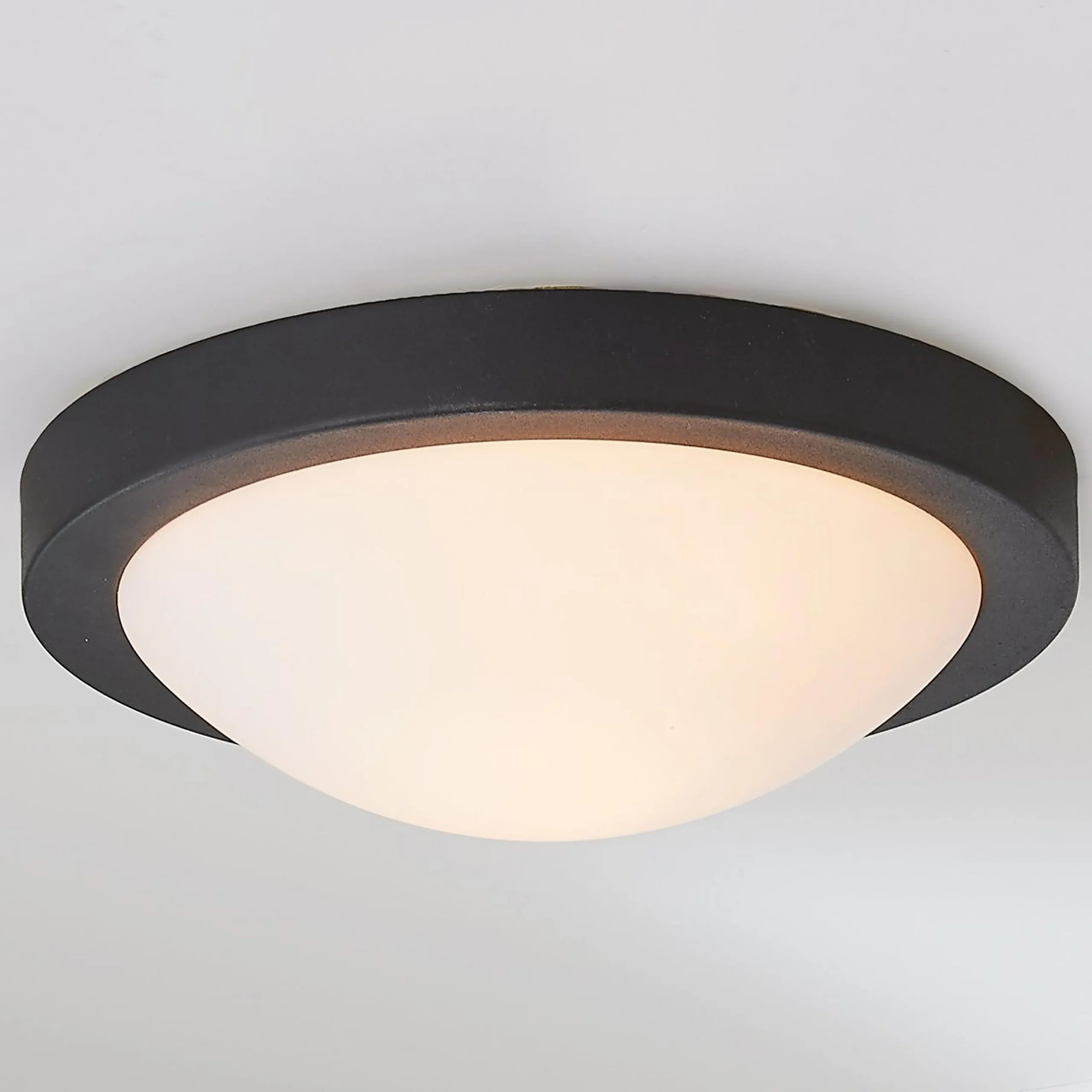 Streamlined Ceiling Light - Large